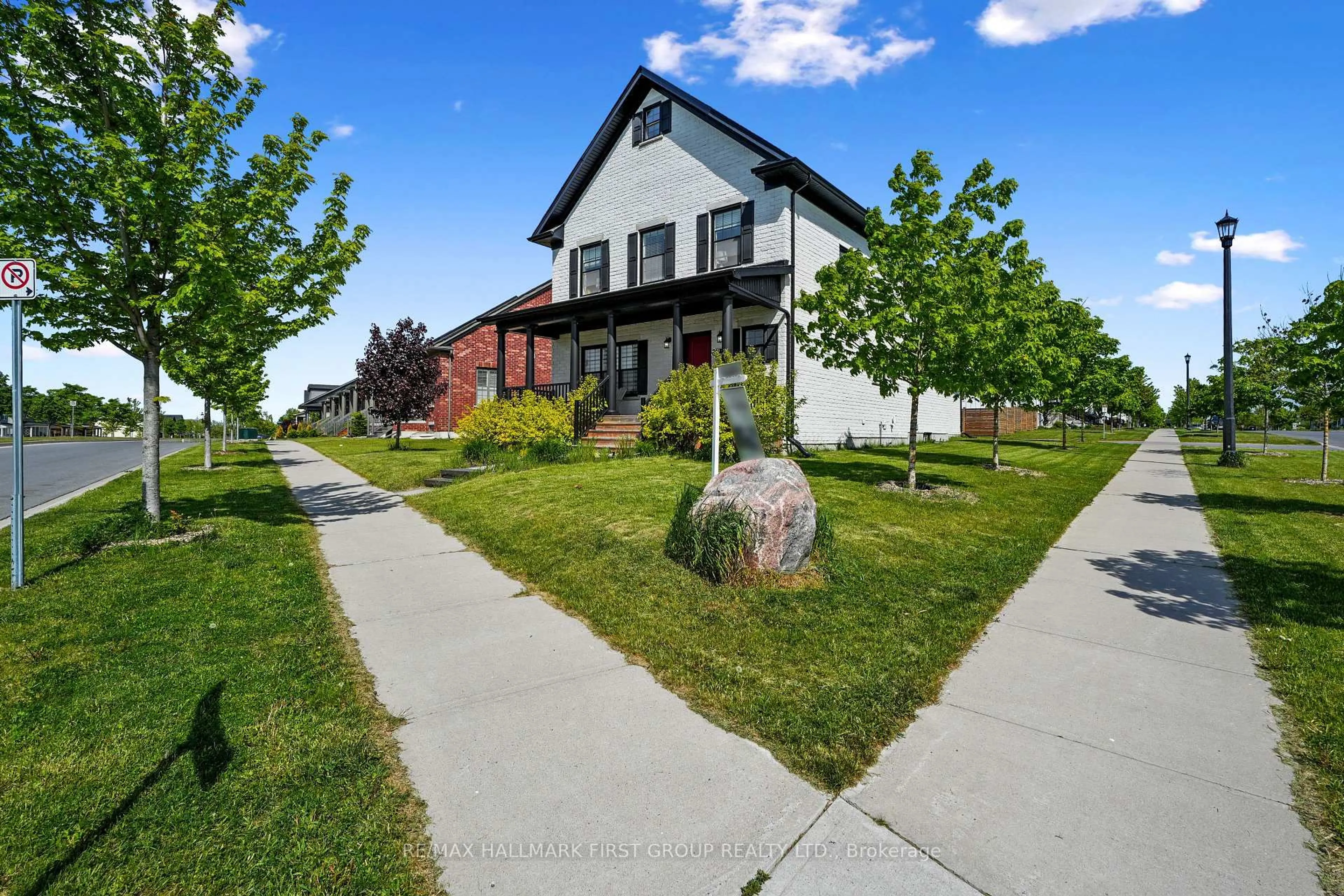 A pic from outside/outdoor area/front of a property/back of a property/a pic from drone, street for 872 John Fairhurst Blvd, Cobourg Ontario K9A 0L1