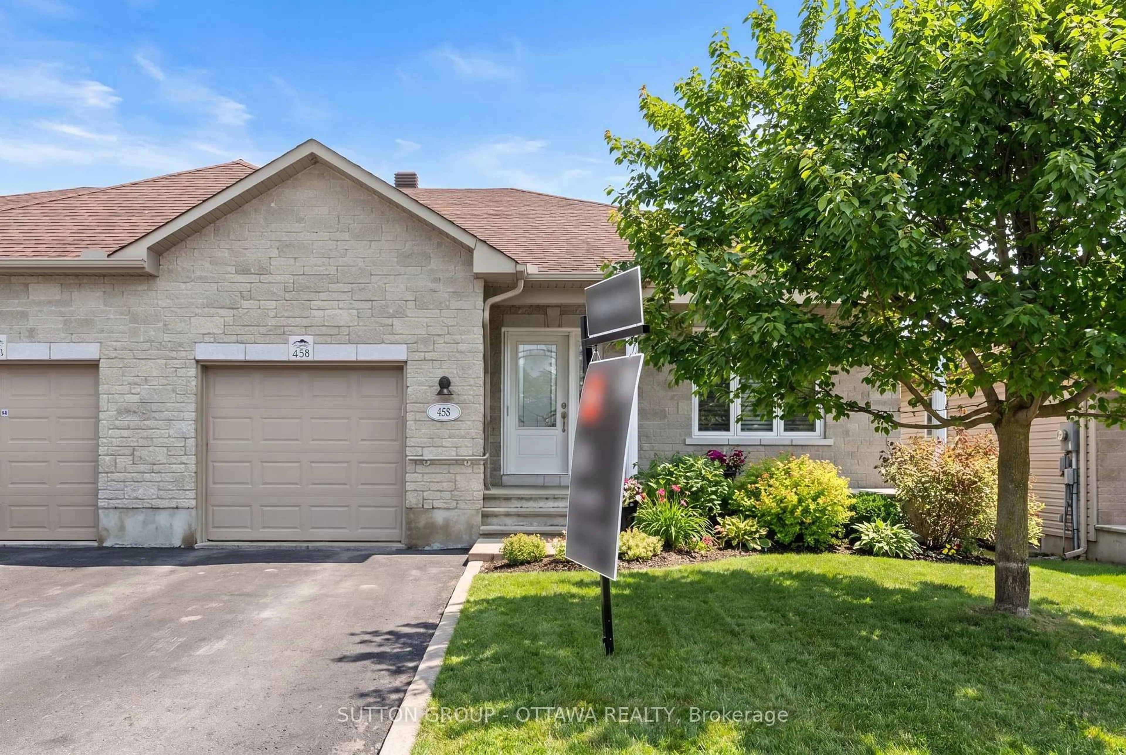 Unknown for 458 Van Dusen St, Almonte Ontario K0A 1A0