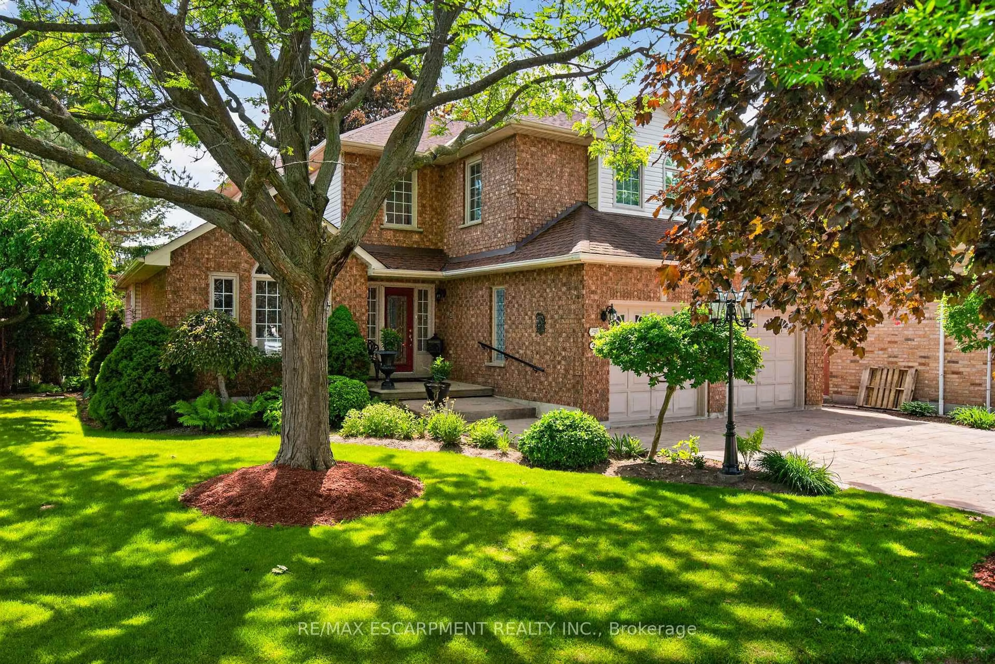 Home with brick exterior material, street for 21 Fern Ave, Hamilton Ontario L0R 2H0