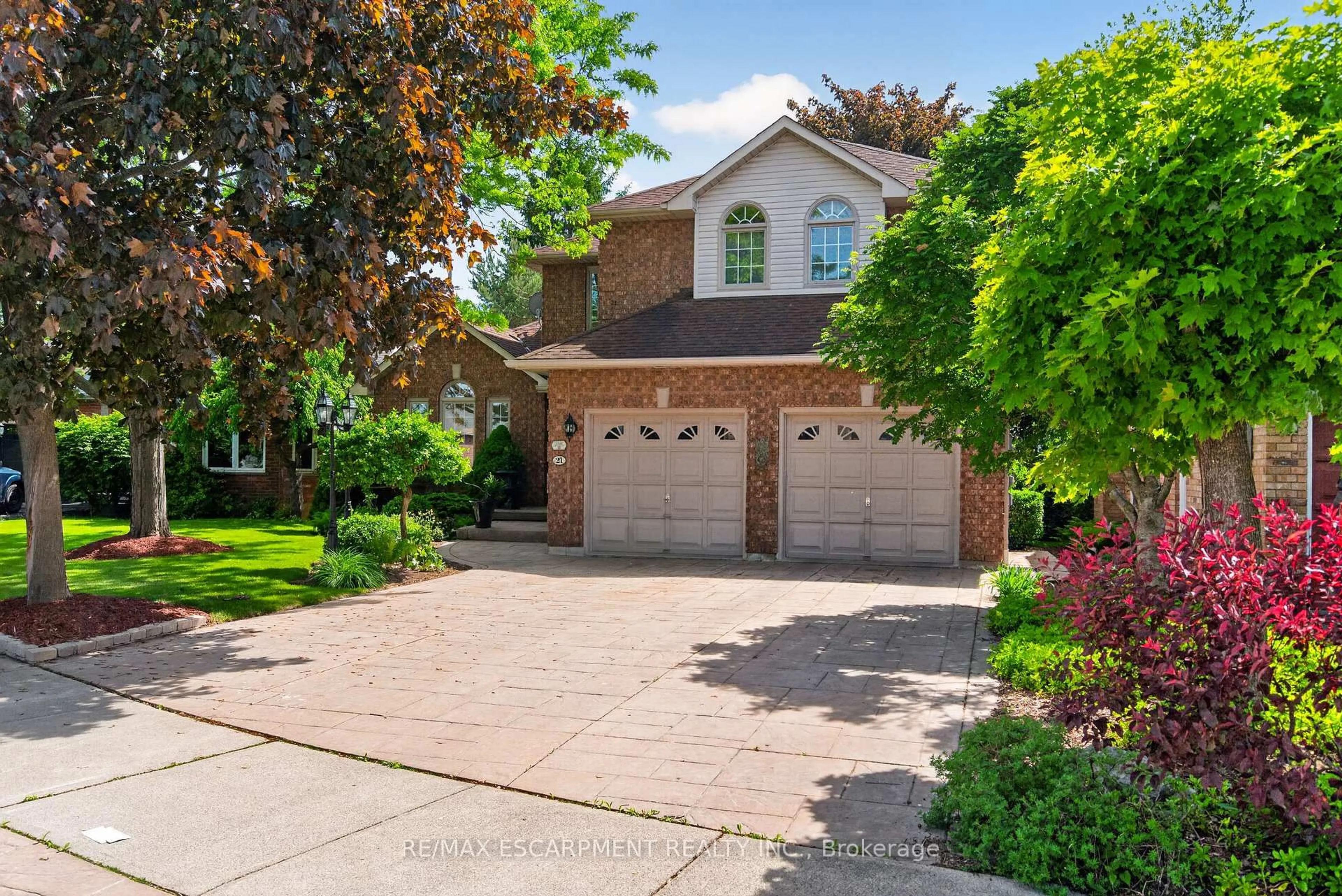 Home with brick exterior material, street for 21 Fern Ave, Hamilton Ontario L0R 2H0