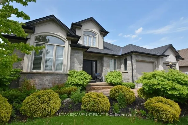 708 Winston Rd, Grimsby 3