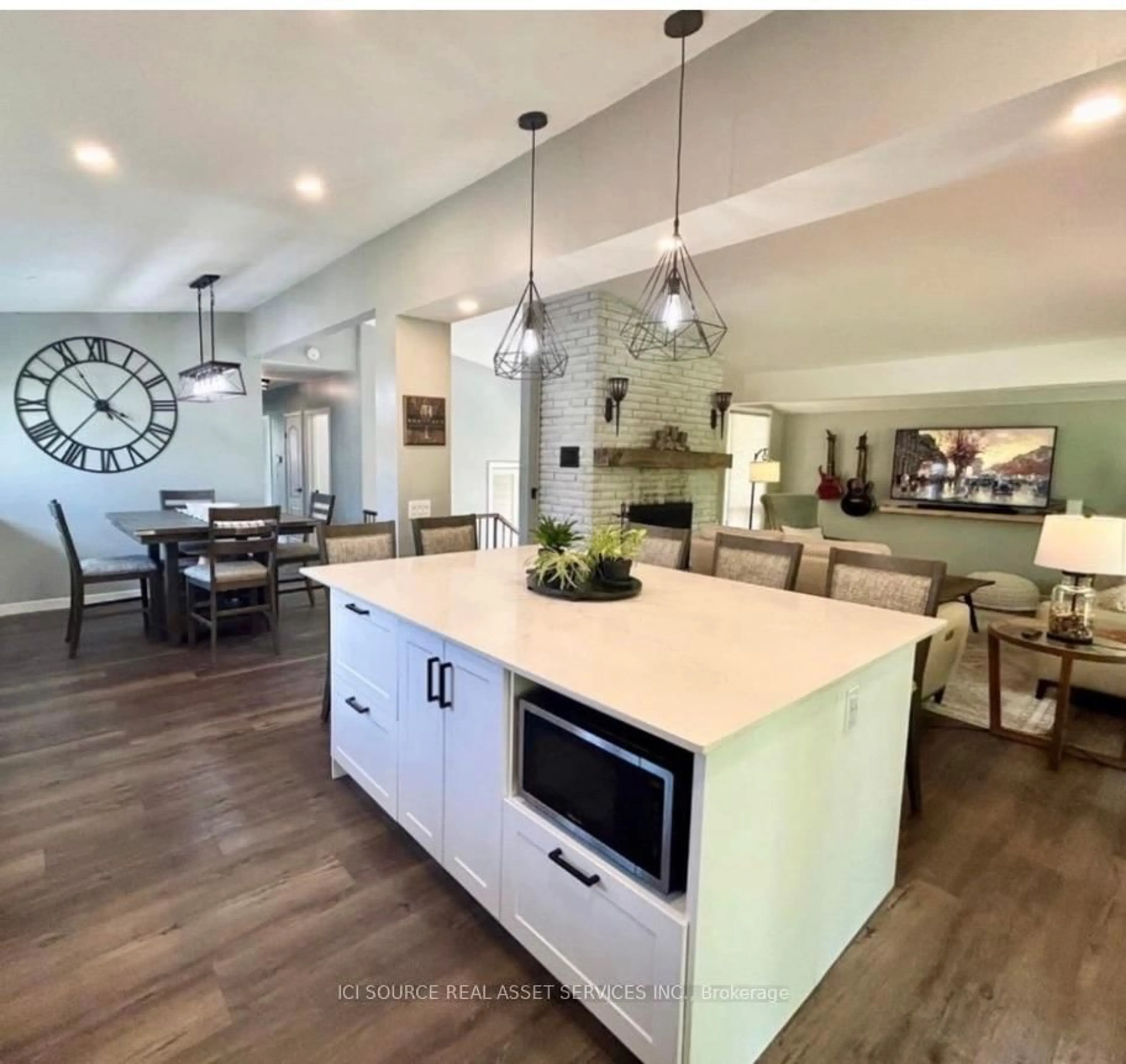 Open concept kitchen, ceramic/tile floor for 273 Saulsbury St, Strathroy-Caradoc Ontario N7G 2B1