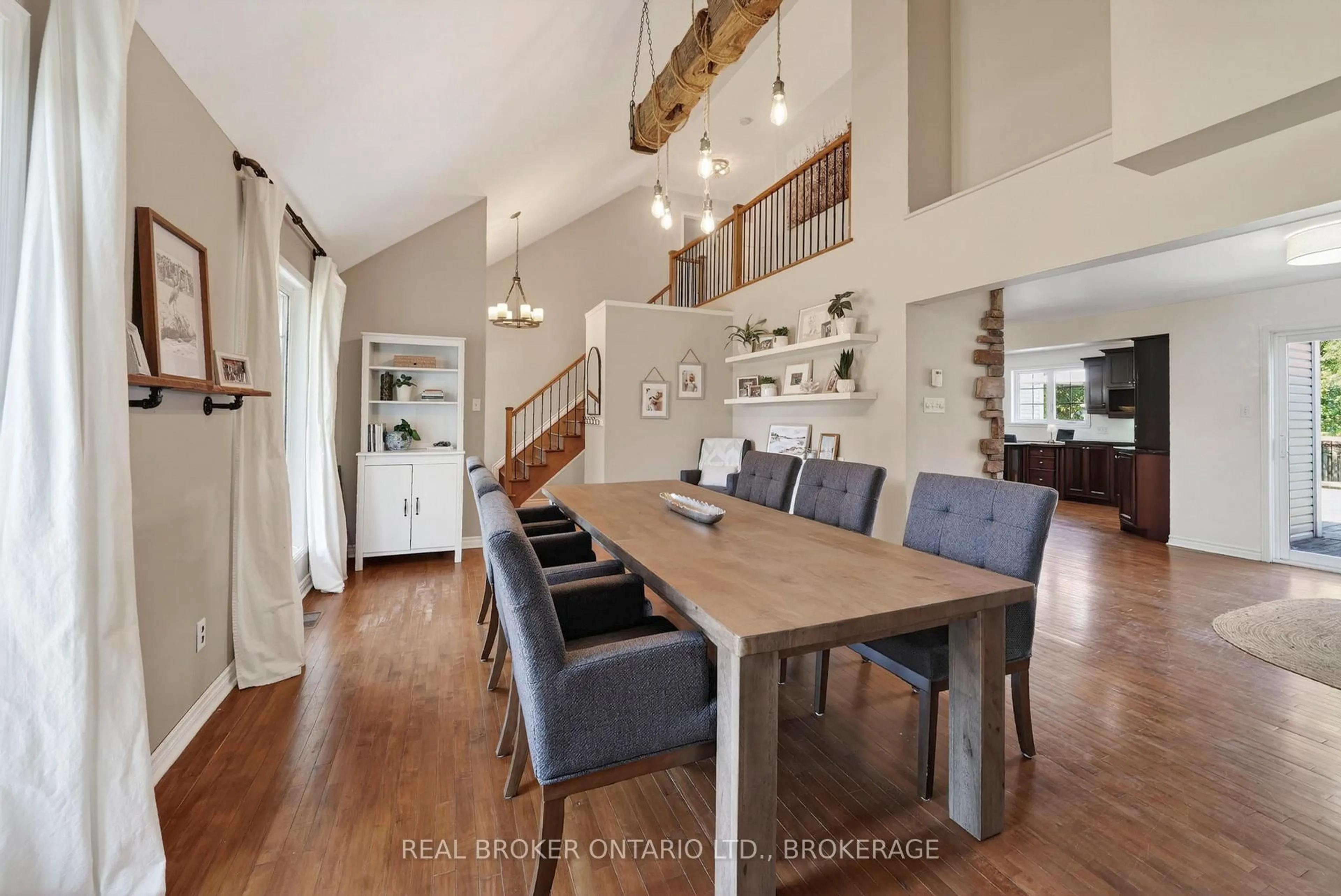Dining room, wood/laminate floor for 71 Hickory St, South Stormont Ontario K0C 1M0