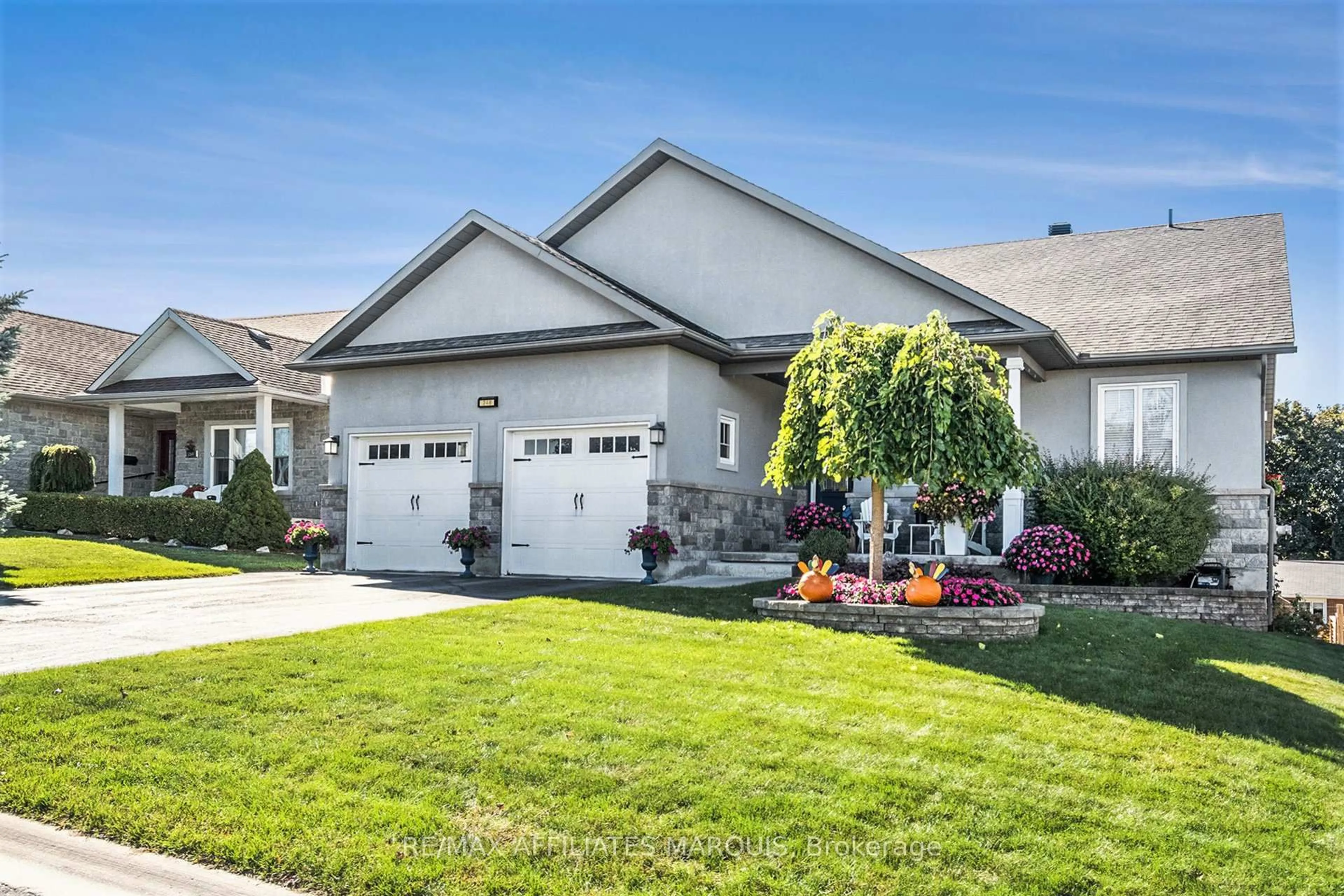 Home with vinyl exterior material, street for 248 LERA St, Smiths Falls Ontario K7A 5M3