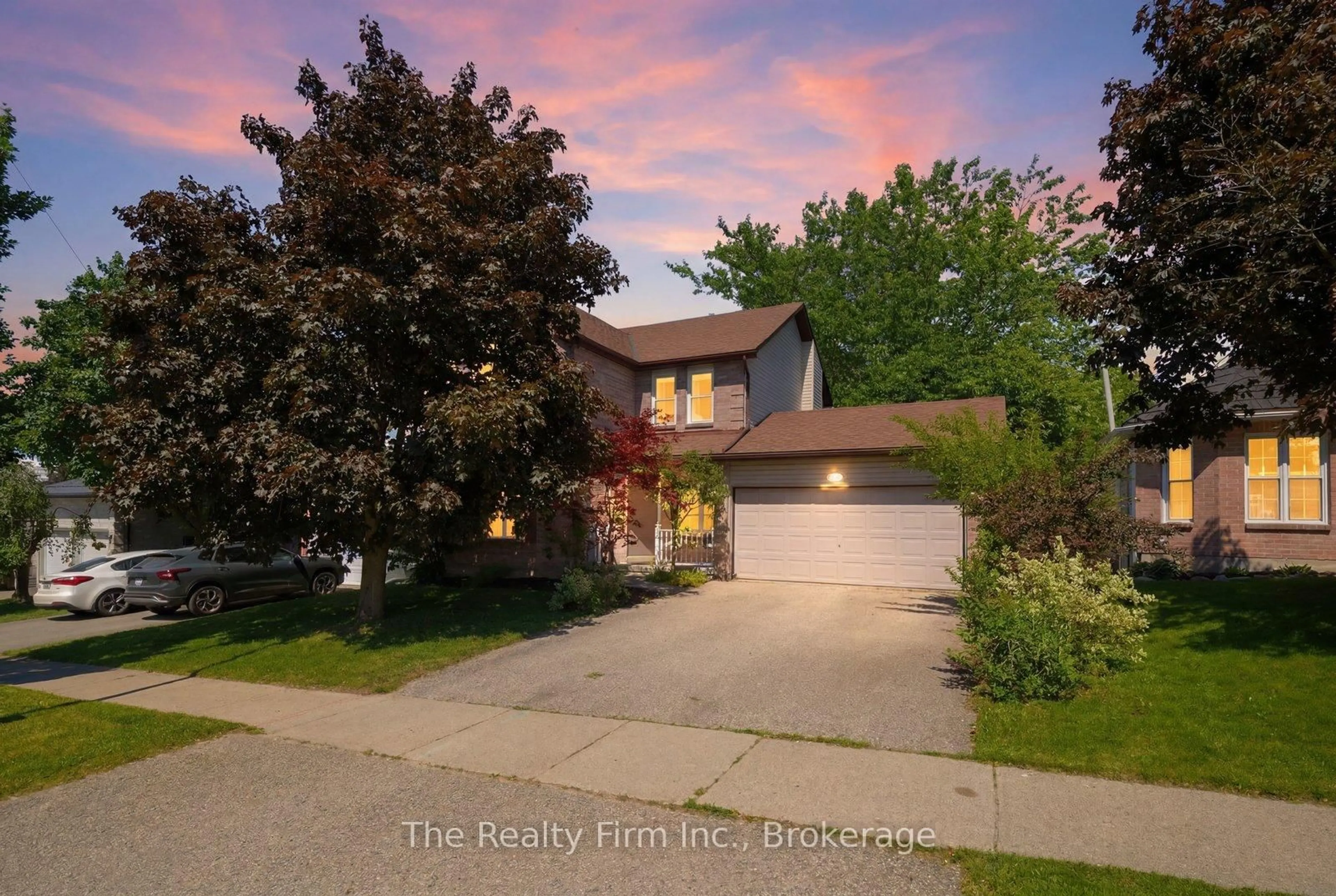 A pic from outside/outdoor area/front of a property/back of a property/a pic from drone, street for 125 Anderson St, Woodstock Ontario N4S 8Z6