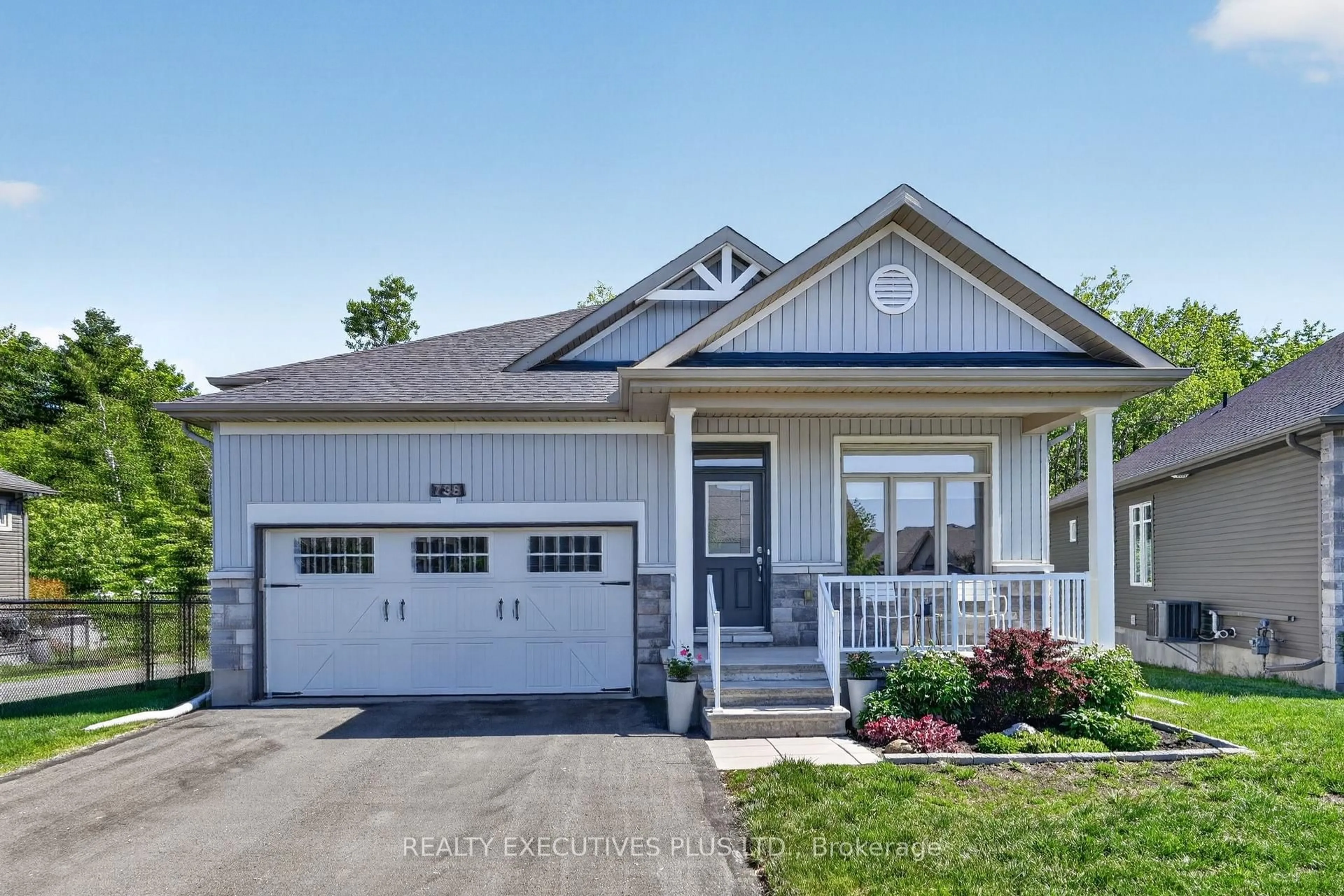 Home with vinyl exterior material, street for 738 Du Rivage St, Clarence-Rockland Ontario K4K 0K2