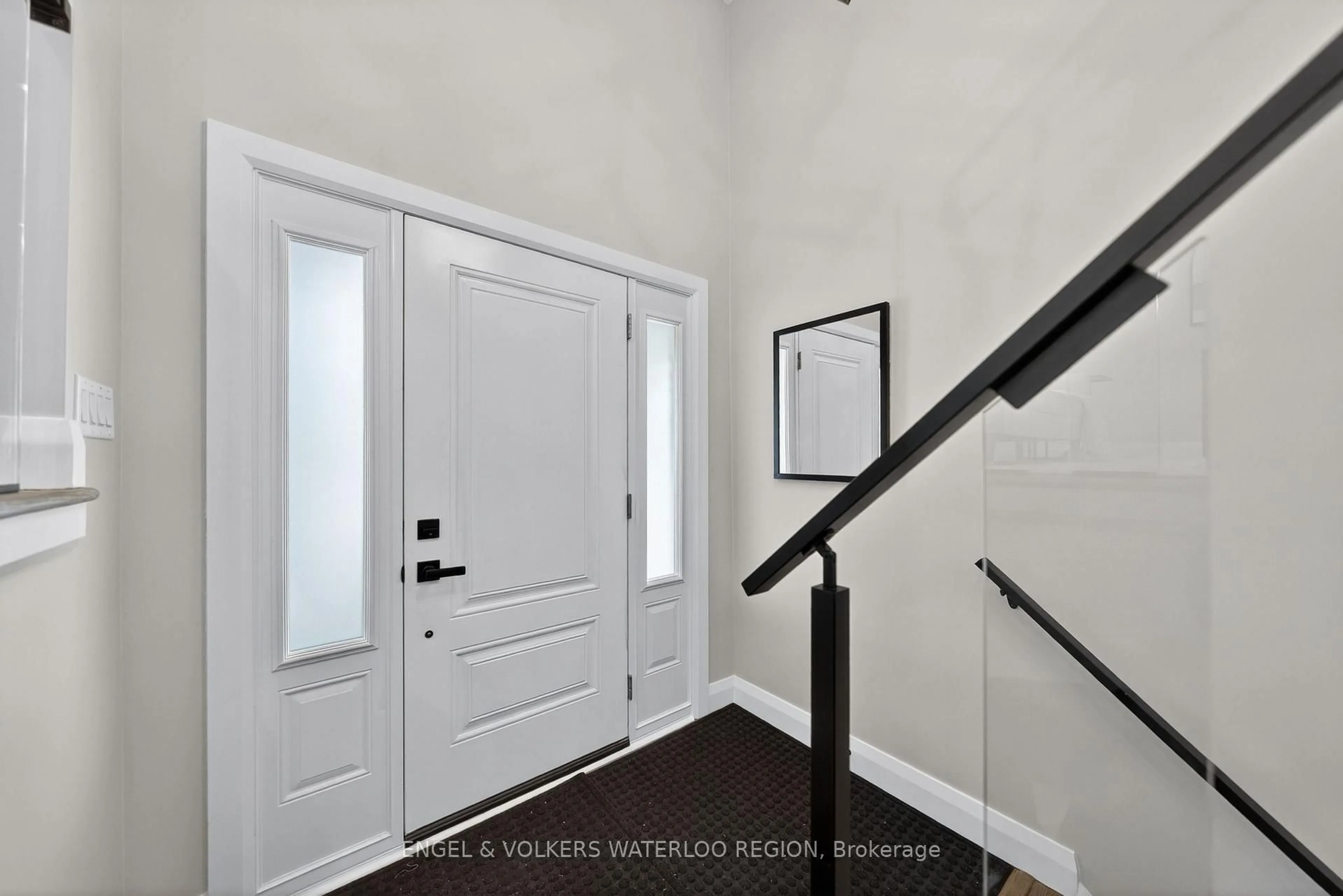 Indoor entryway for 627 Glen Forrest Blvd, Waterloo Ontario N2L 4K1