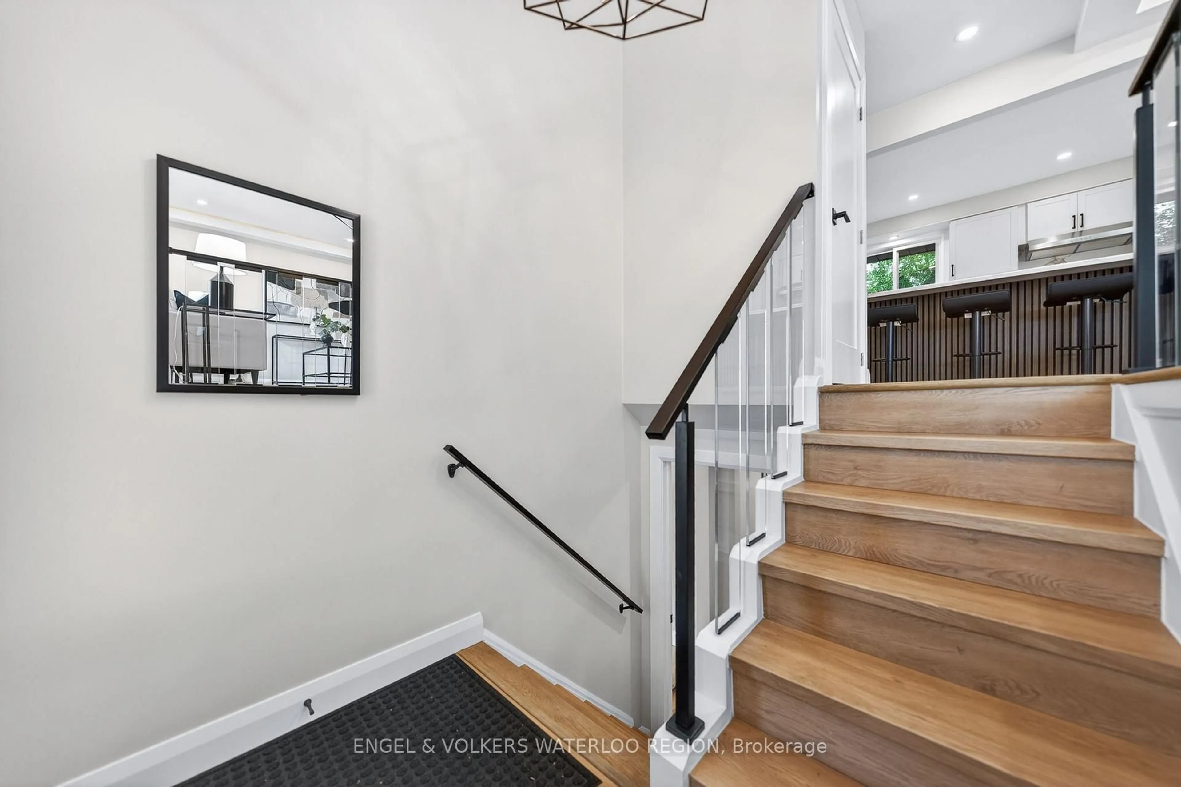 Stairs for 627 Glen Forrest Blvd, Waterloo Ontario N2L 4K1