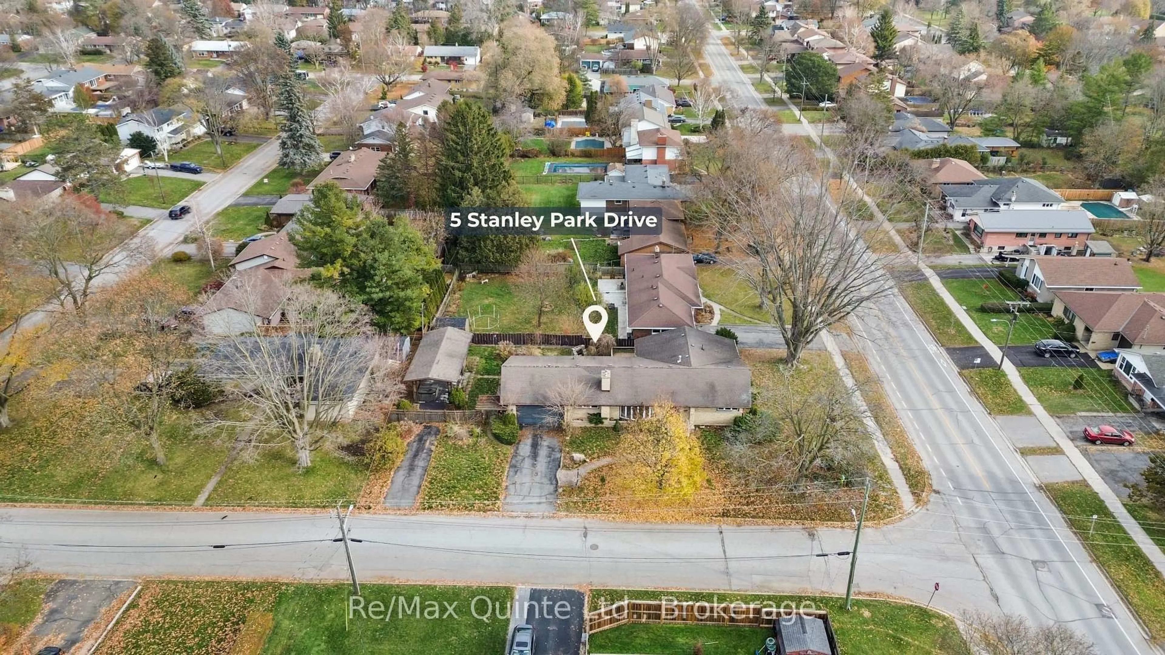 A pic from outside/outdoor area/front of a property/back of a property/a pic from drone, street for 5 Stanley Park Dr, Belleville Ontario K8N 4N1