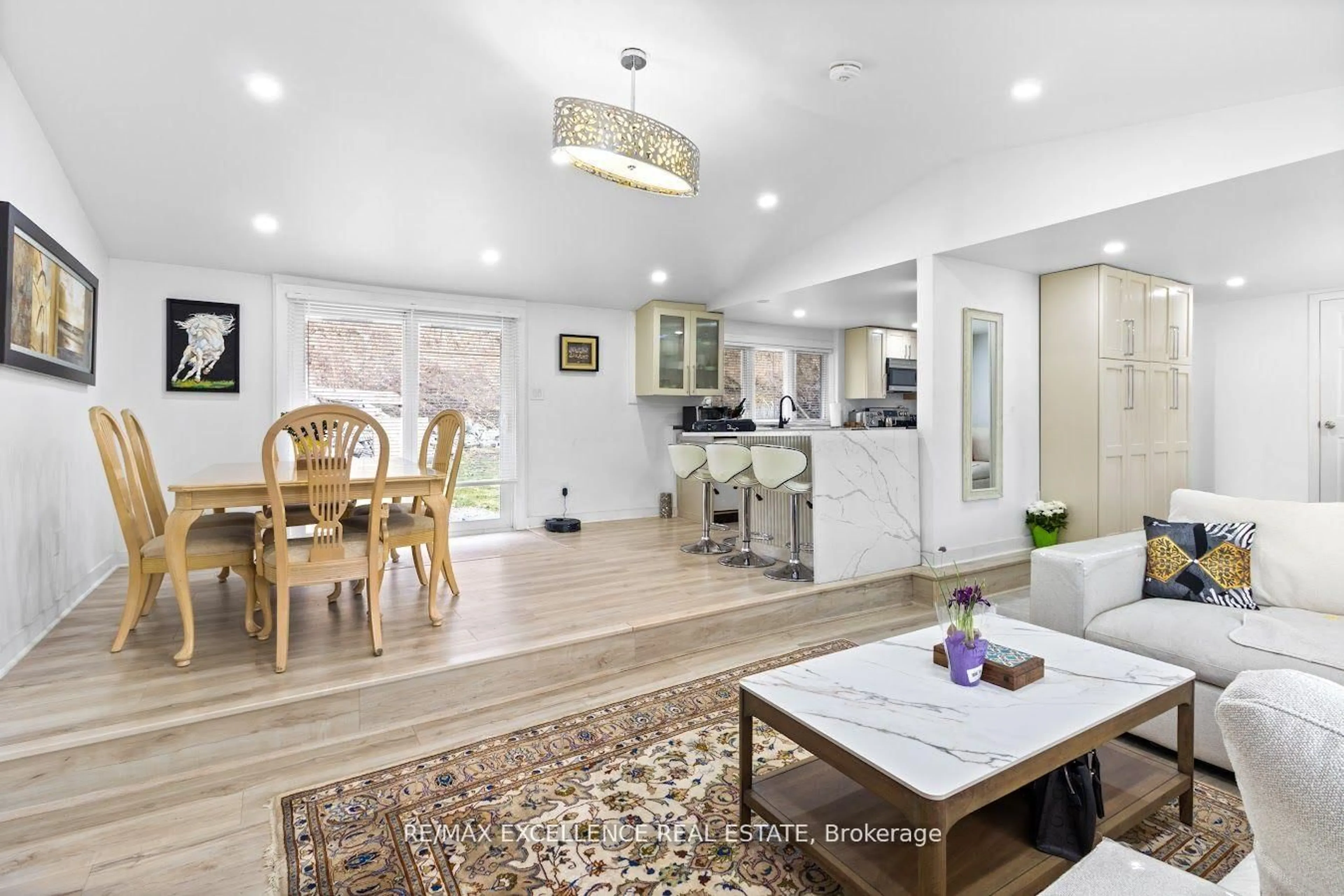Open concept kitchen, unknown for 1867 Brantford Highway, North Dumfries Ontario N1R 5S6