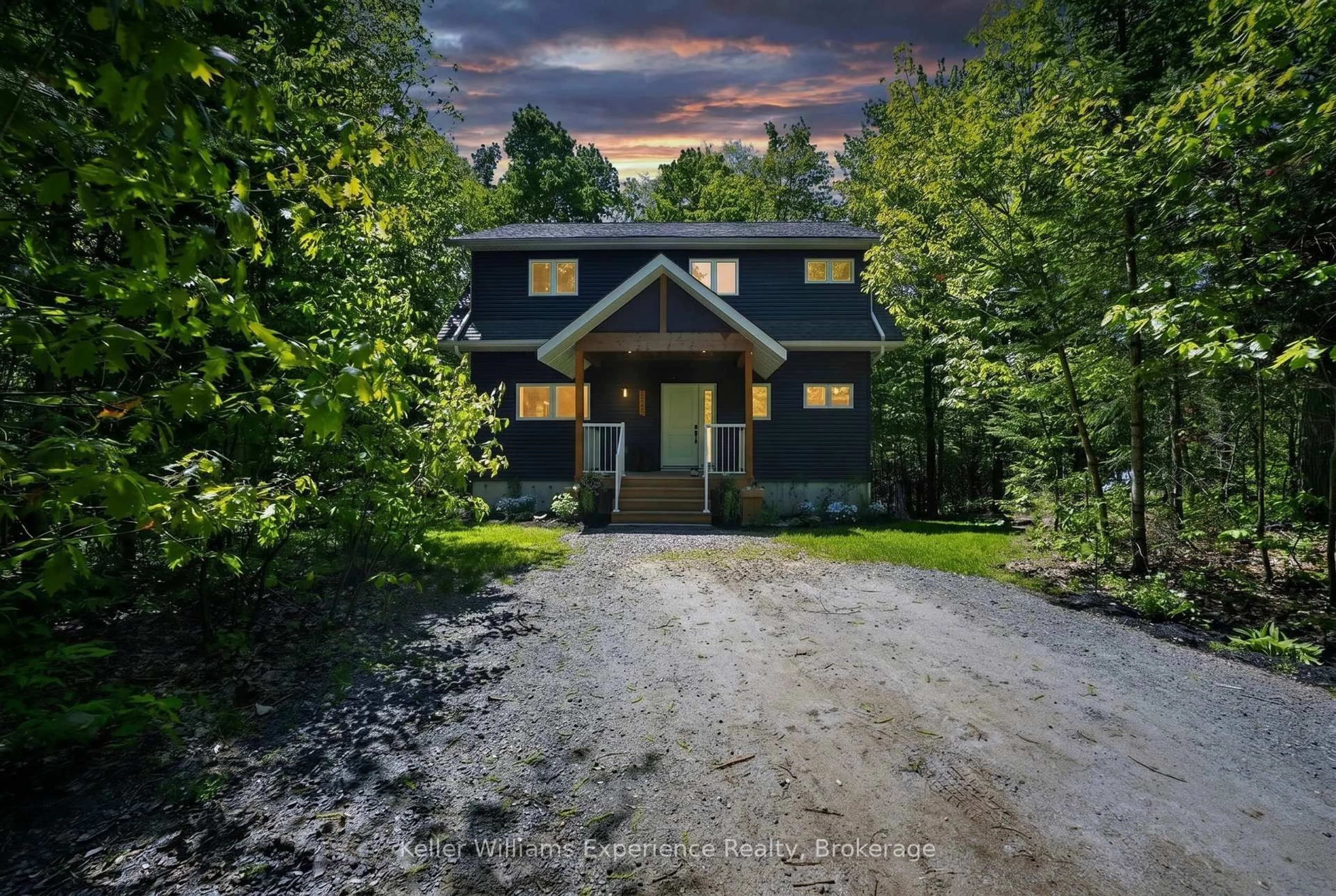 A pic from outside/outdoor area/front of a property/back of a property/a pic from drone, unknown for 1077 Holiday Park Dr, Bracebridge Ontario P1L 1W9