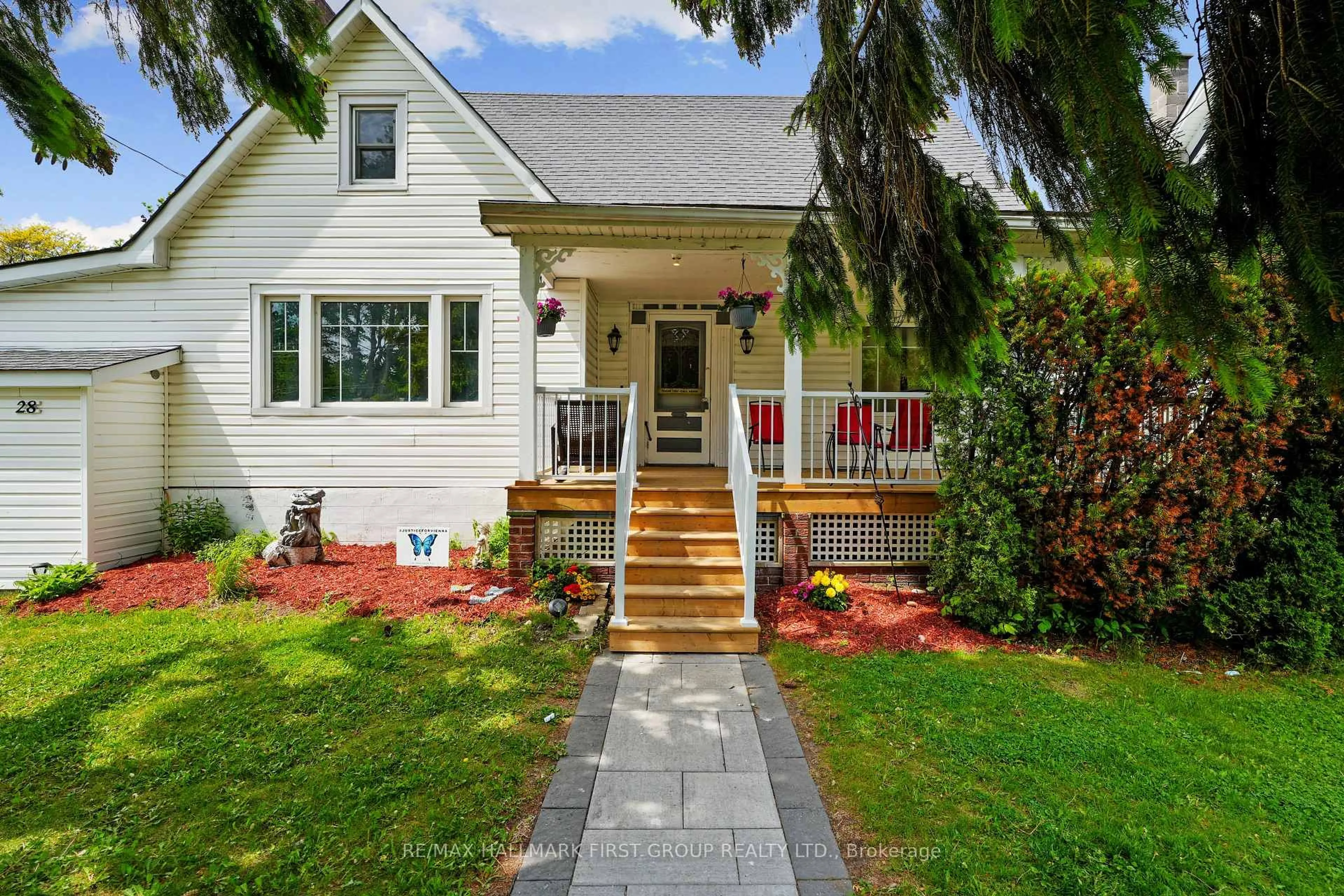 Home with vinyl exterior material, street for 28 King St, Cramahe Ontario K0K 1S0