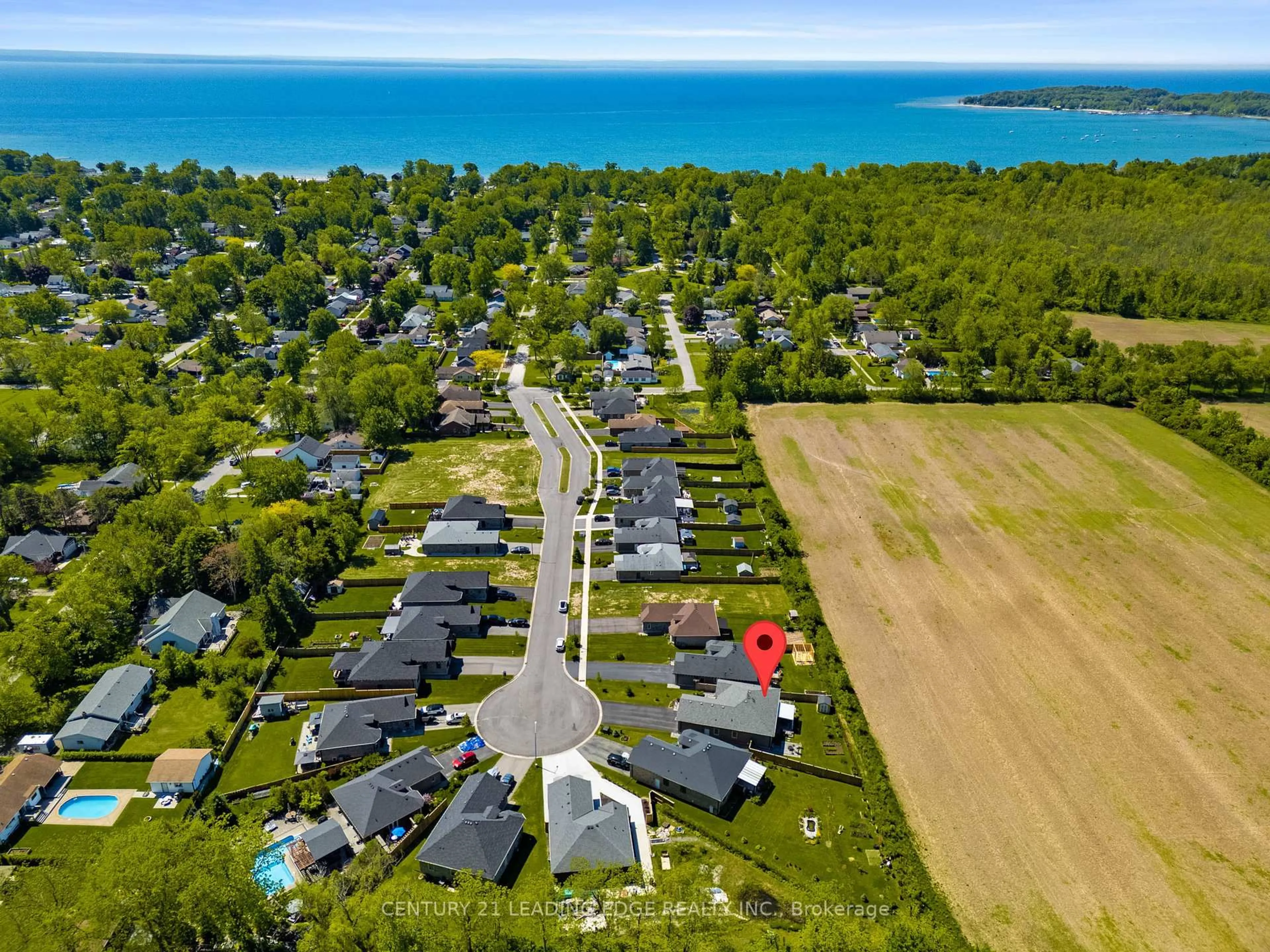 A pic from outside/outdoor area/front of a property/back of a property/a pic from drone, water/lake/river/ocean view for 141 Hetram Crt, Fort Erie Ontario L0S 1B0