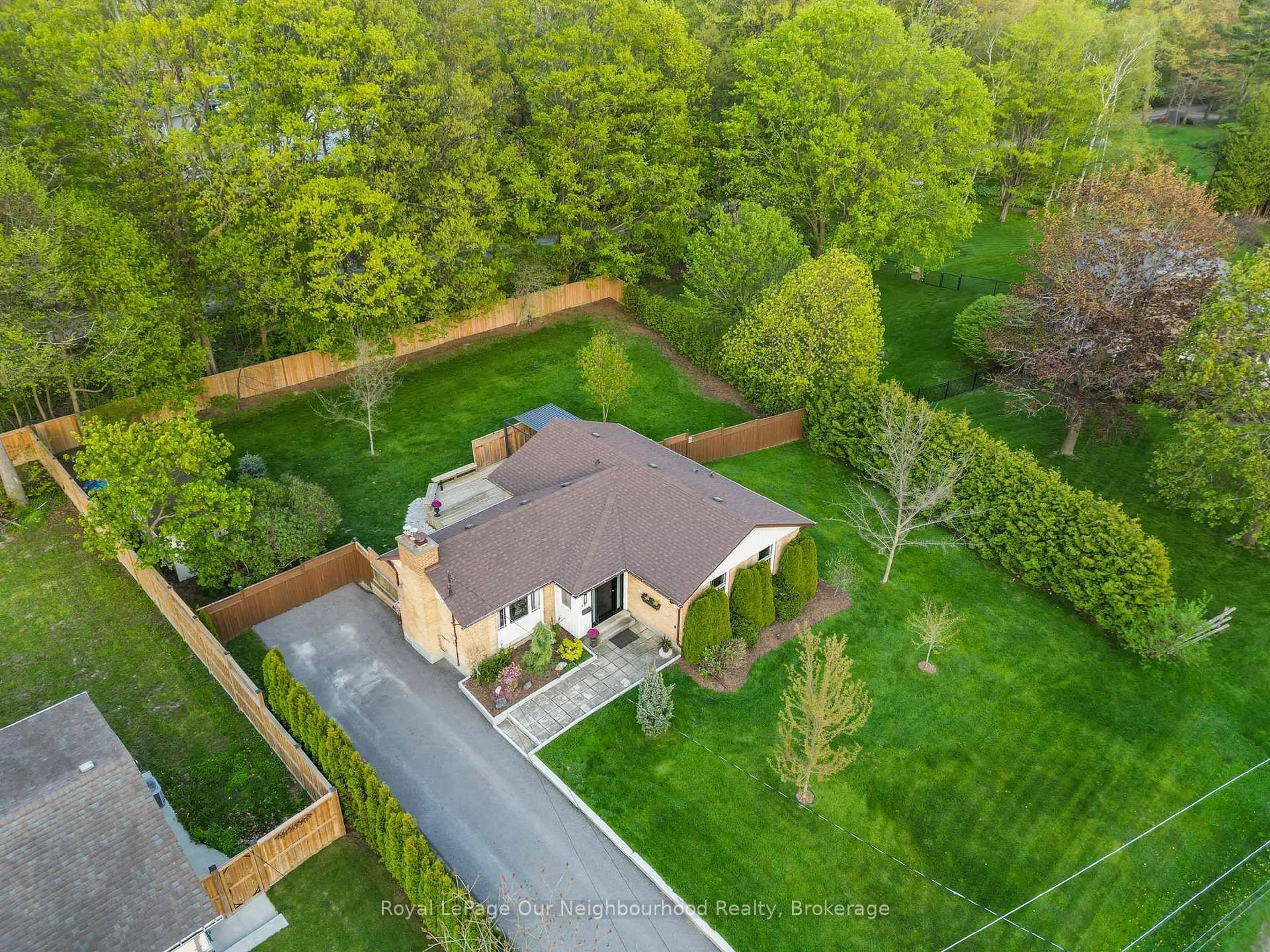 A pic from outside/outdoor area/front of a property/back of a property/a pic from drone, unknown for 58 Hamilton Ave, Cobourg Ontario K9A 1W1