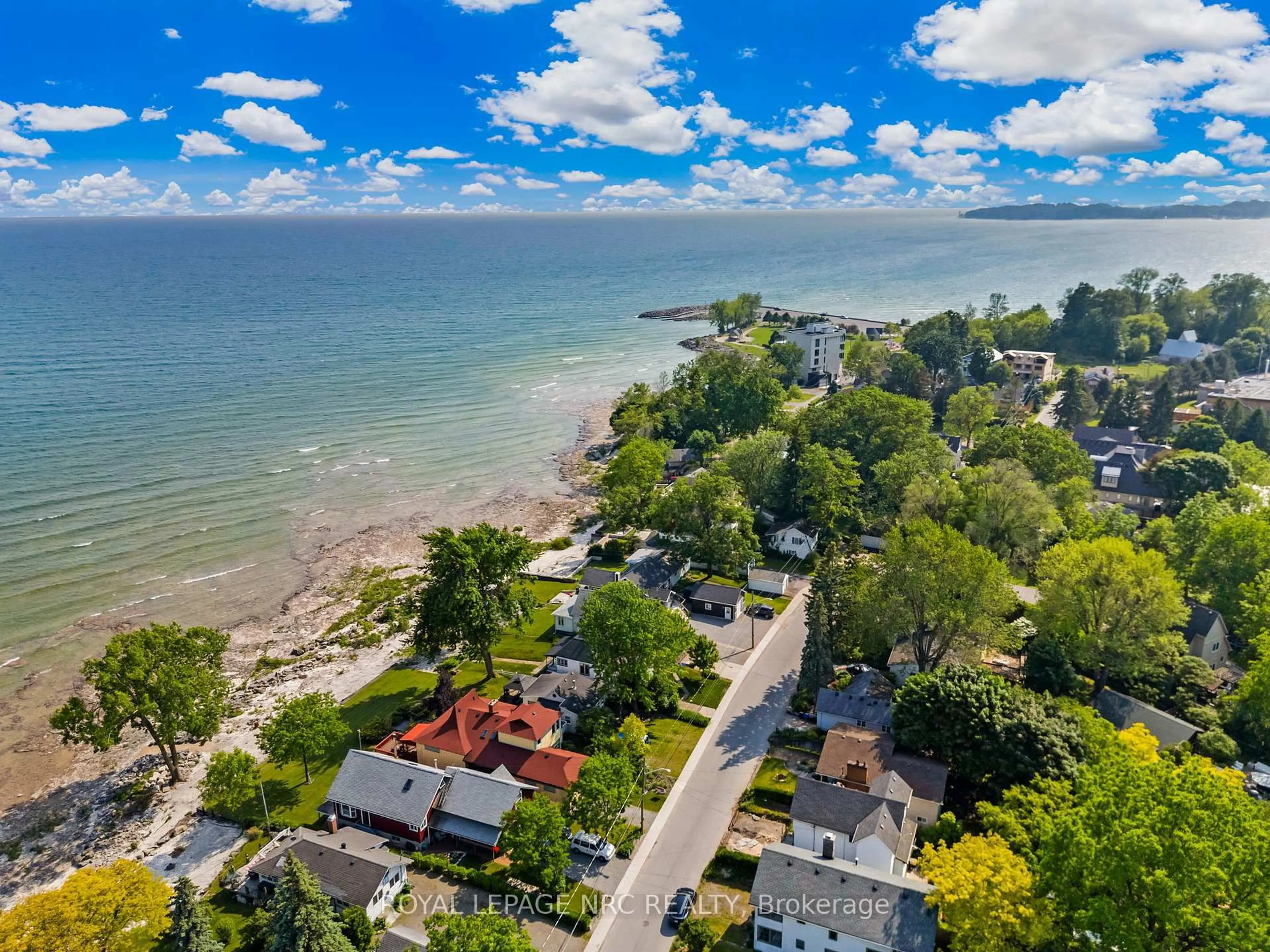 A pic from outside/outdoor area/front of a property/back of a property/a pic from drone, water/lake/river/ocean view for 3765 Crystal Beach Dr, Fort Erie Ontario L0S 1B0