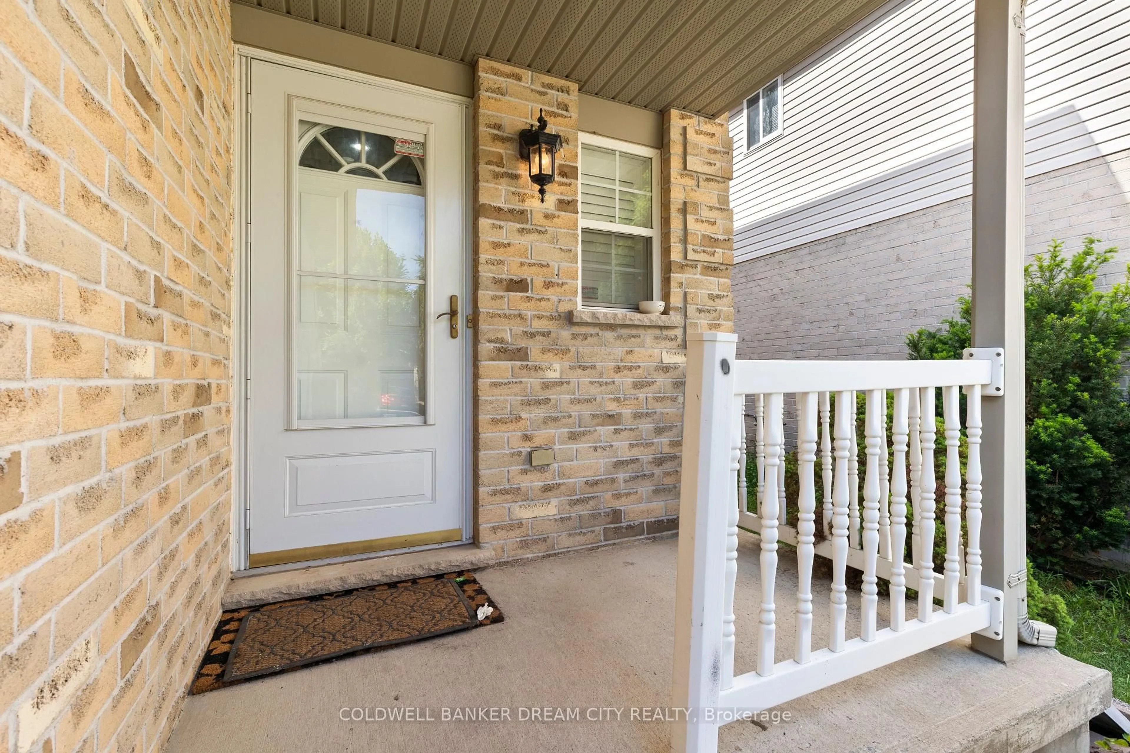 Indoor entryway for 534 BLACKWATER Pl, London North Ontario N5X 4J4