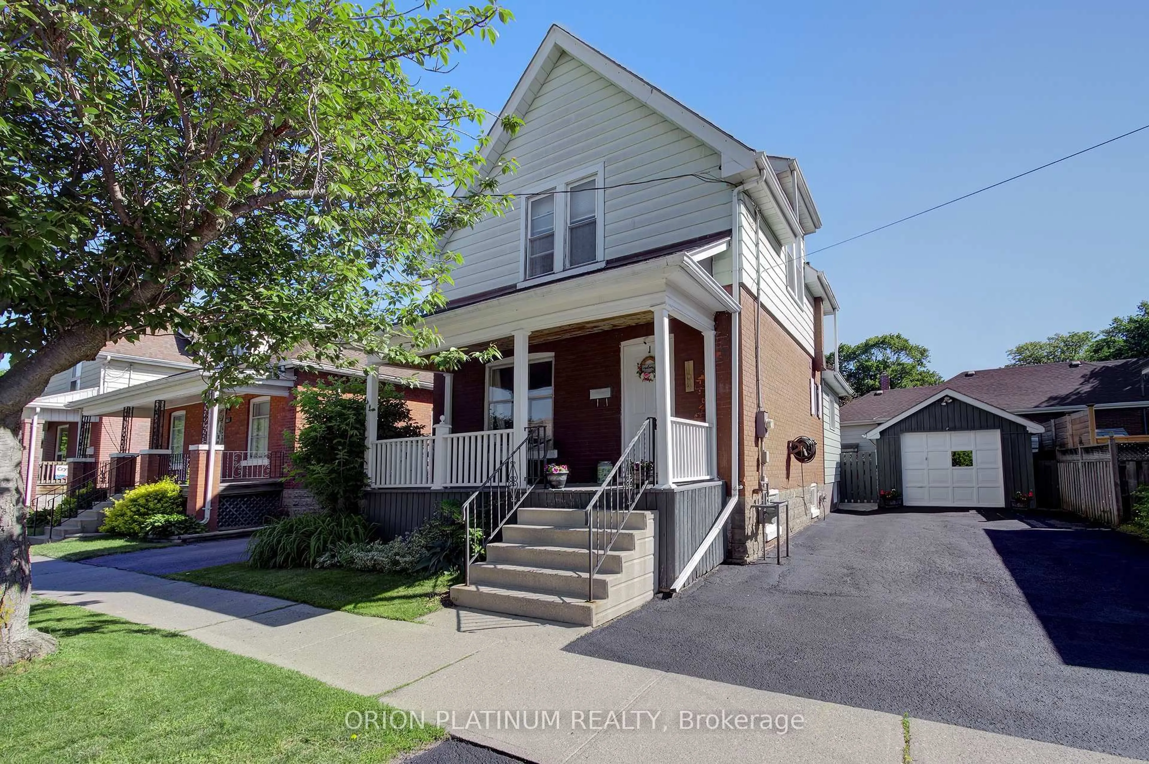 Home with brick exterior material, street for 164 Catharine Ave, Brantford Ontario N3T 1Y7