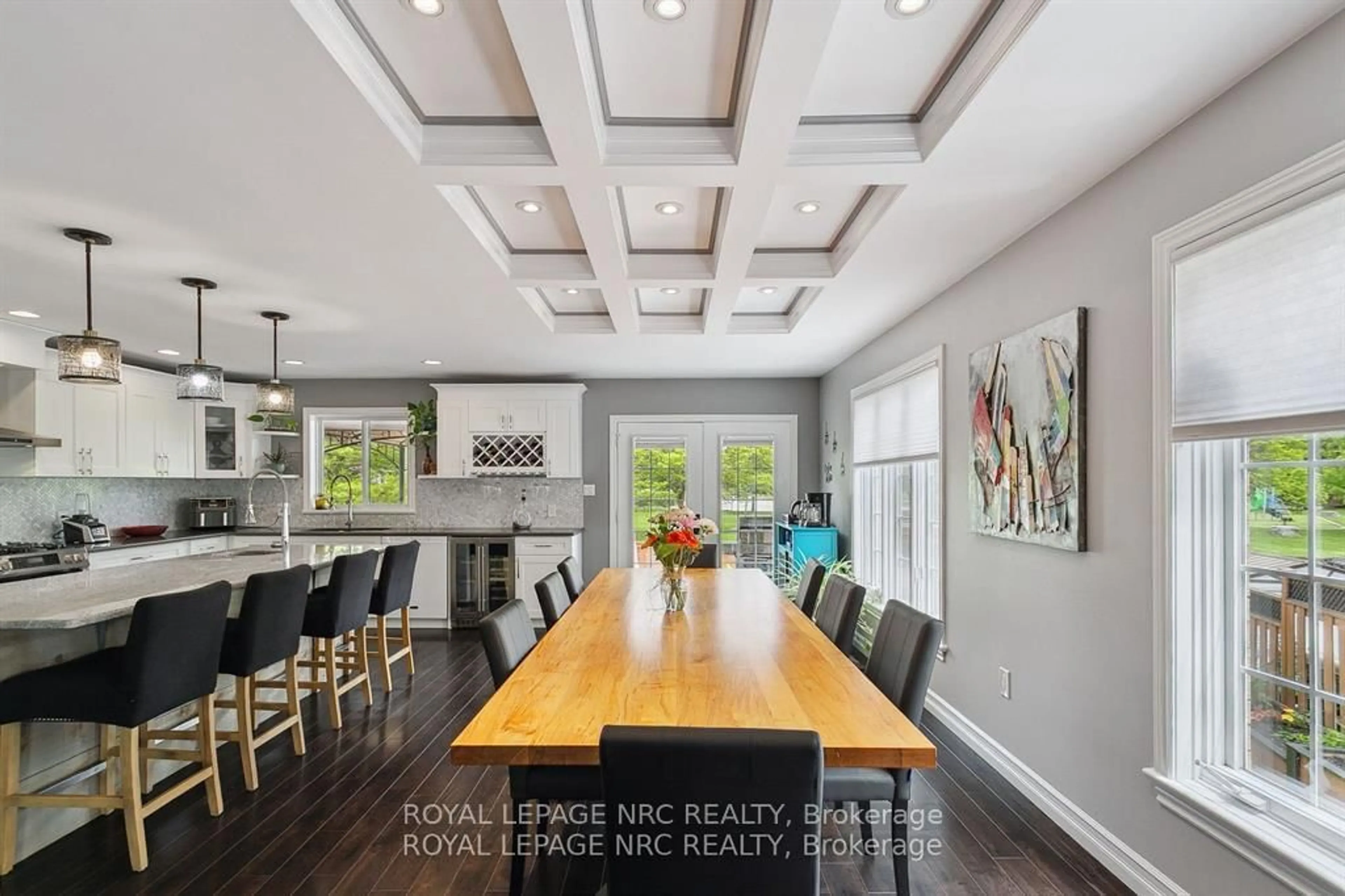 Open concept kitchen, unknown for 5240 Marcel Cres, Niagara Falls Ontario L2E 7M5