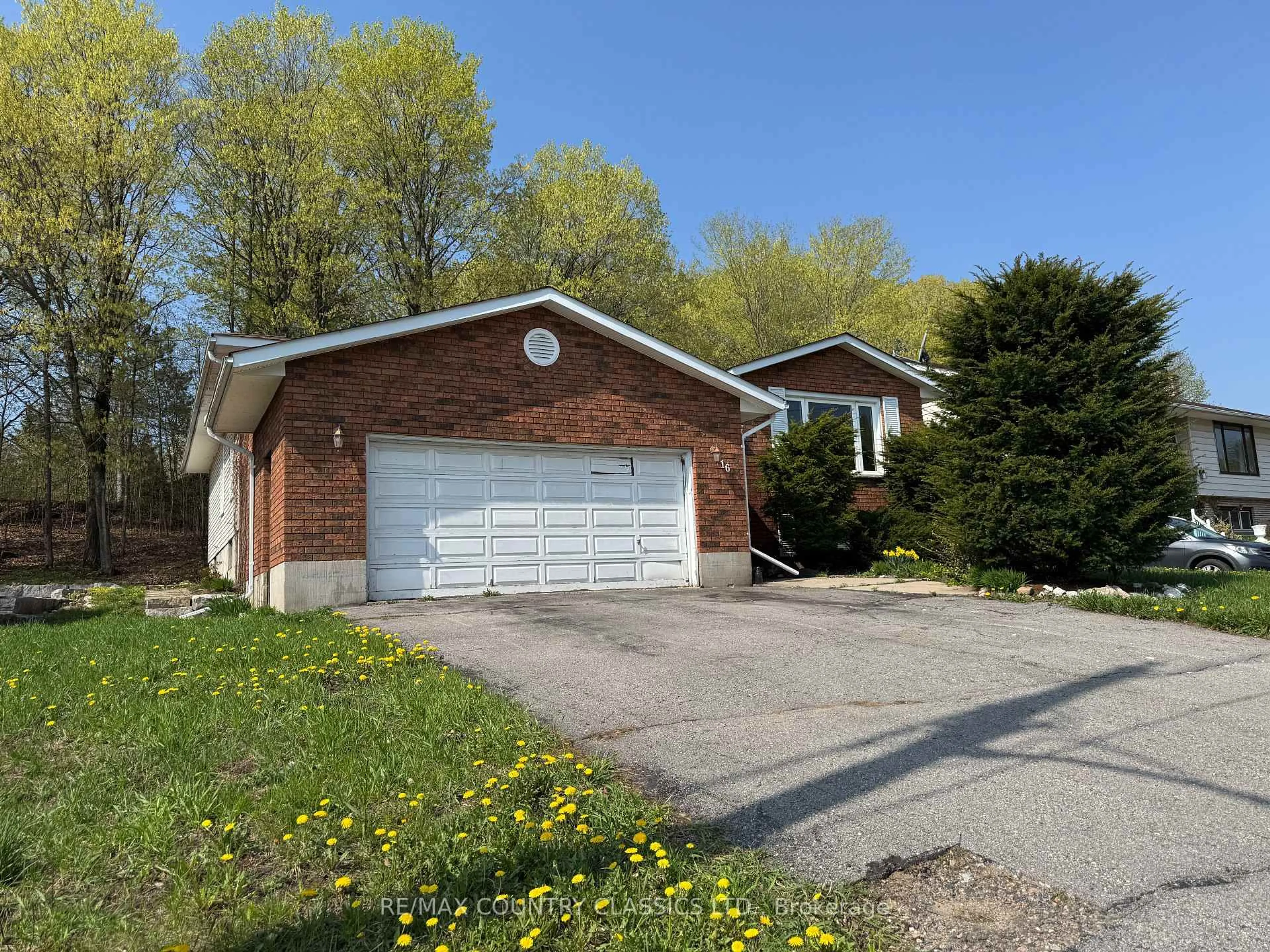 Unknown for 16 Maple St, Bancroft Ontario K0L 1C0