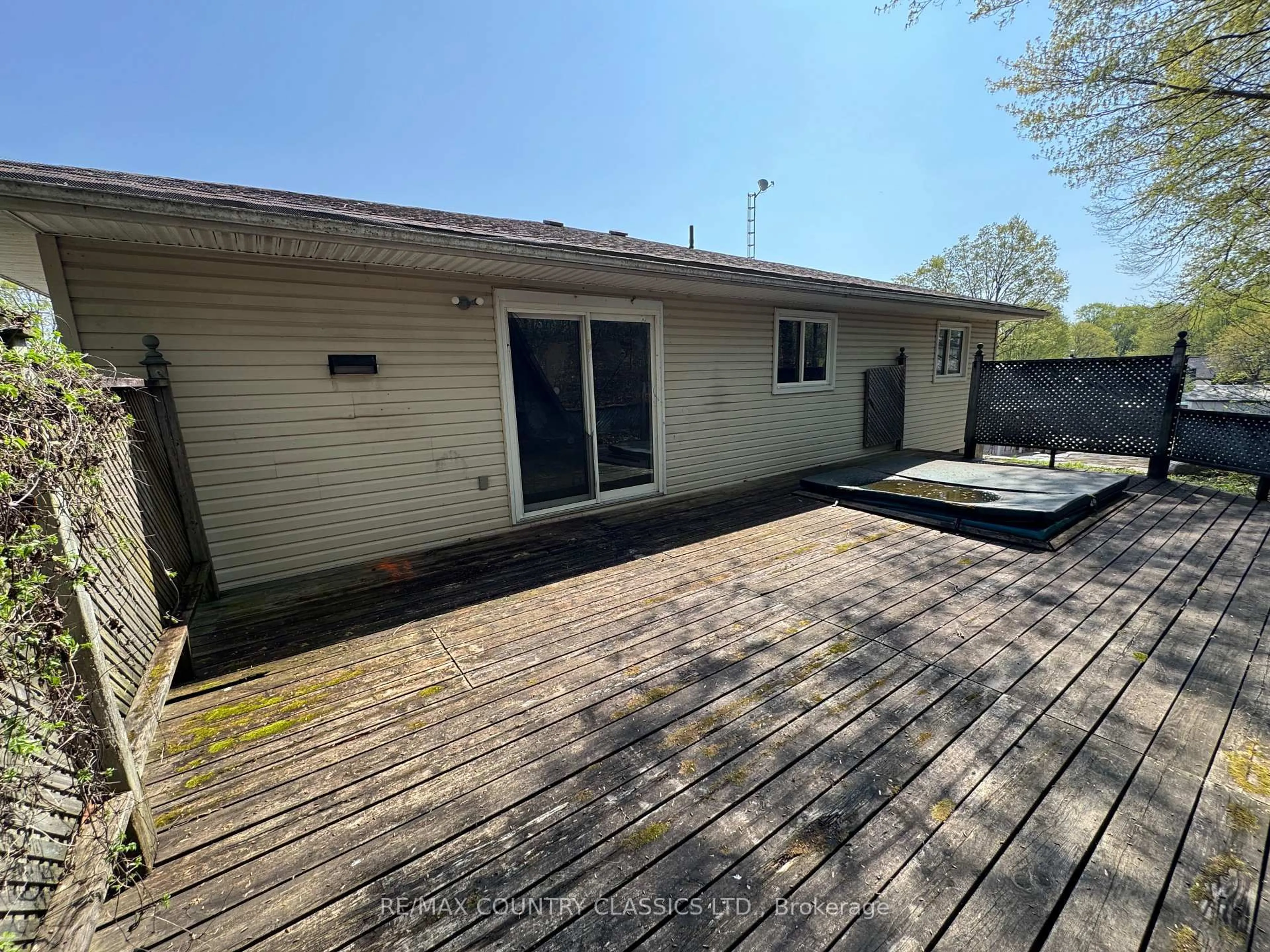 A pic from outside/outdoor area/front of a property/back of a property/a pic from drone, water/lake/river/ocean view for 16 Maple St, Bancroft Ontario K0L 1C0