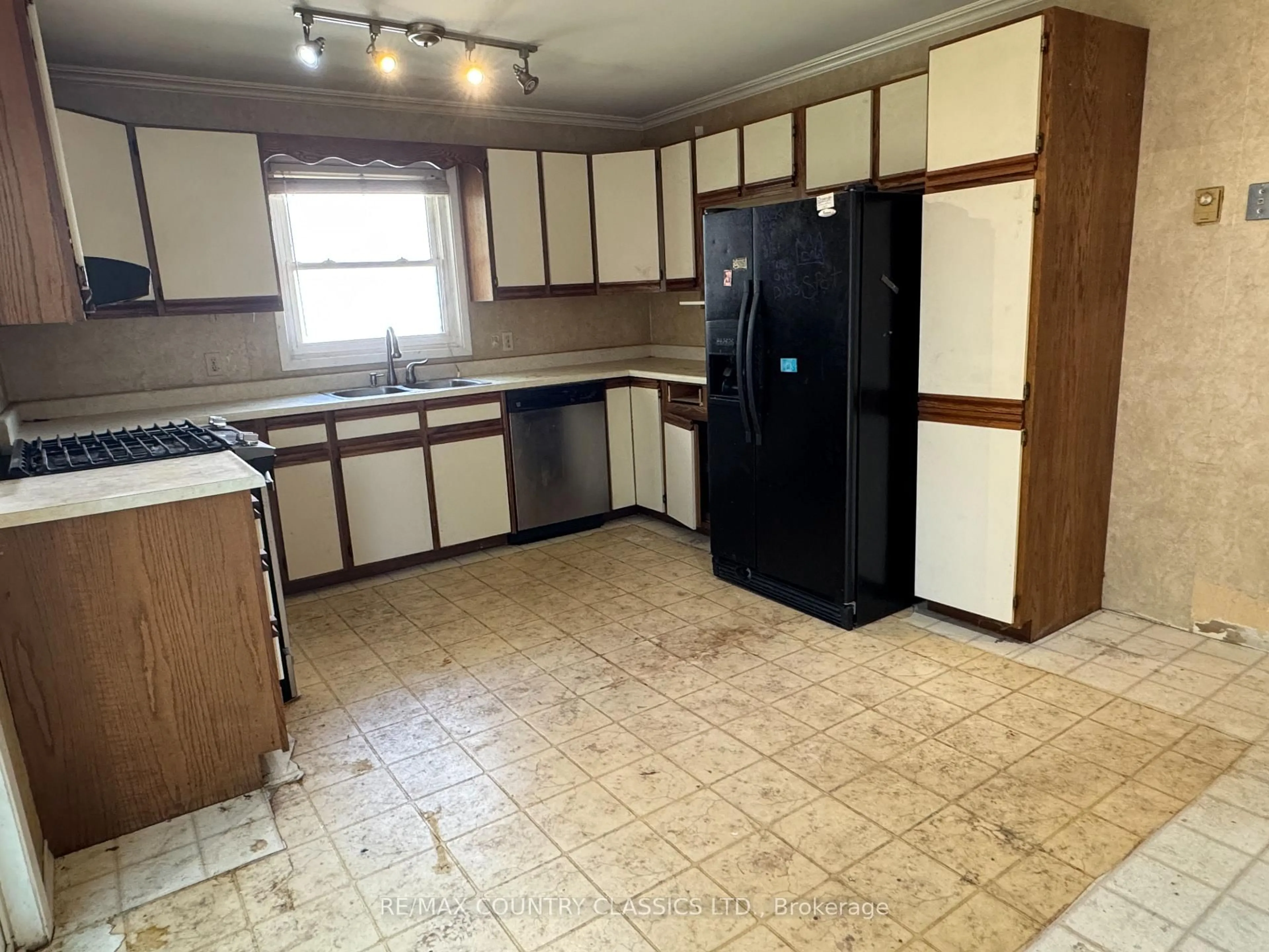 Standard kitchen, unknown for 16 Maple St, Bancroft Ontario K0L 1C0