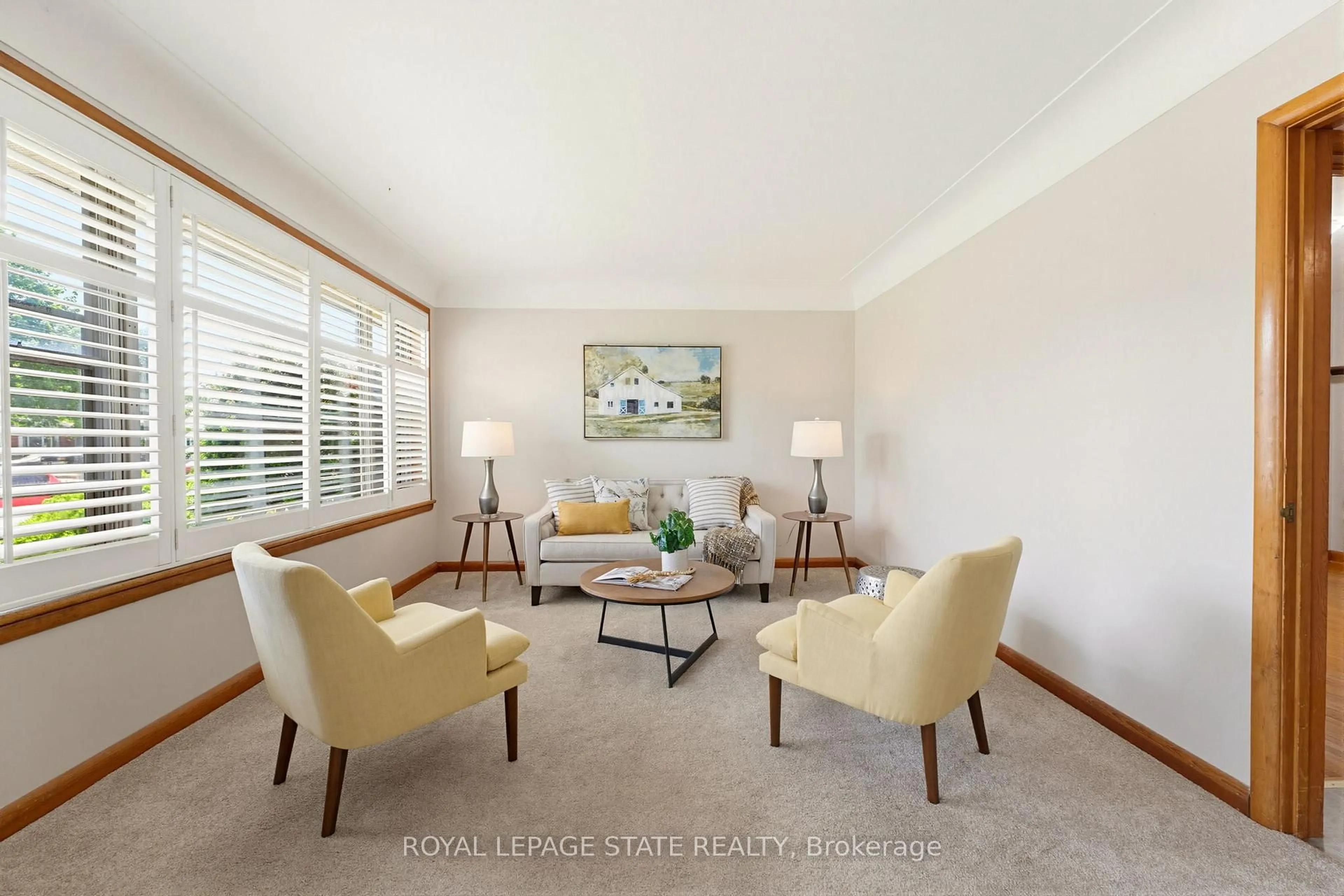 Living room with furniture, unknown for 98 Wise Cres, Hamilton Ontario L8T 2L8