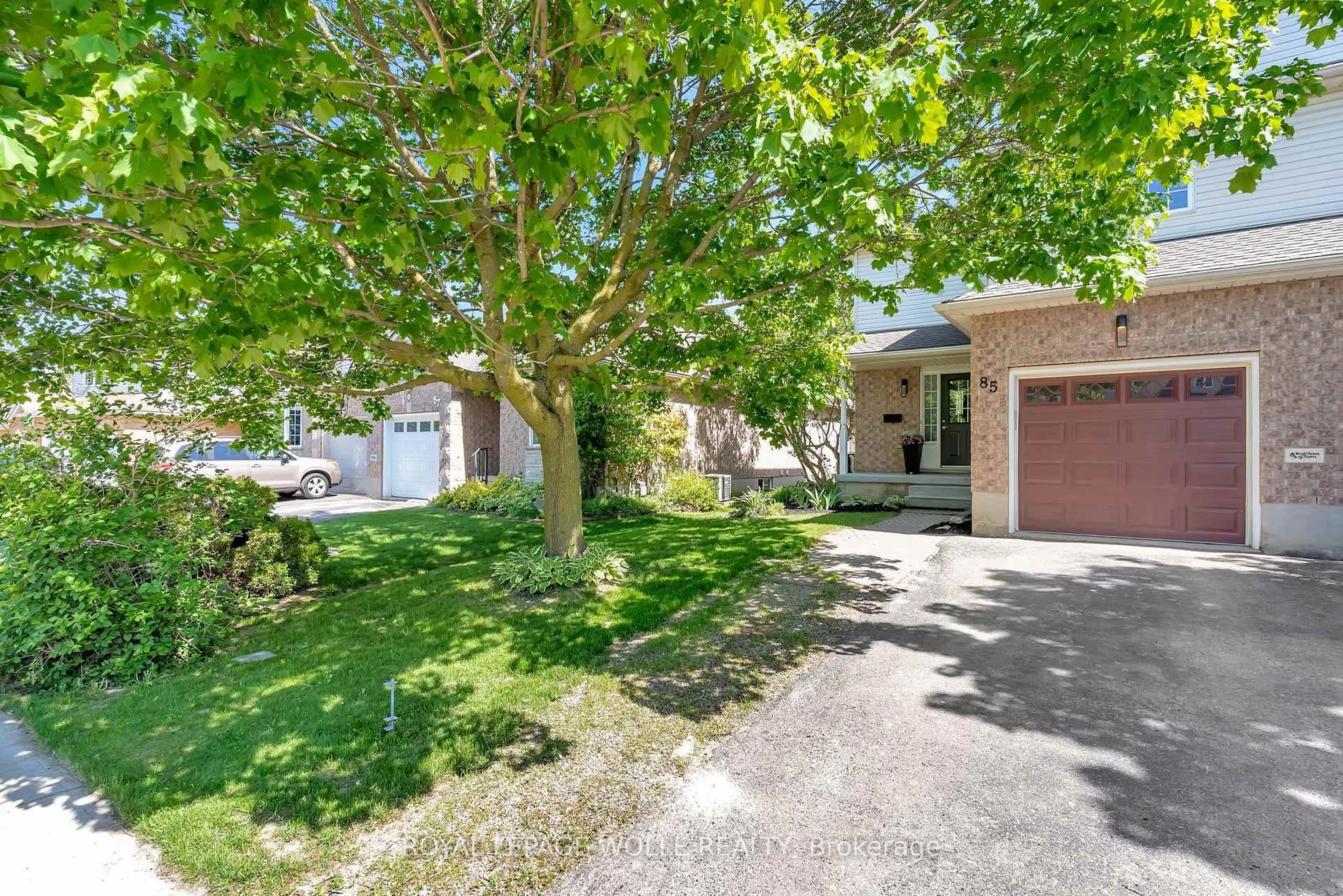 A pic from outside/outdoor area/front of a property/back of a property/a pic from drone, street for 85 York St, Centre Wellington Ontario N0B 1S0