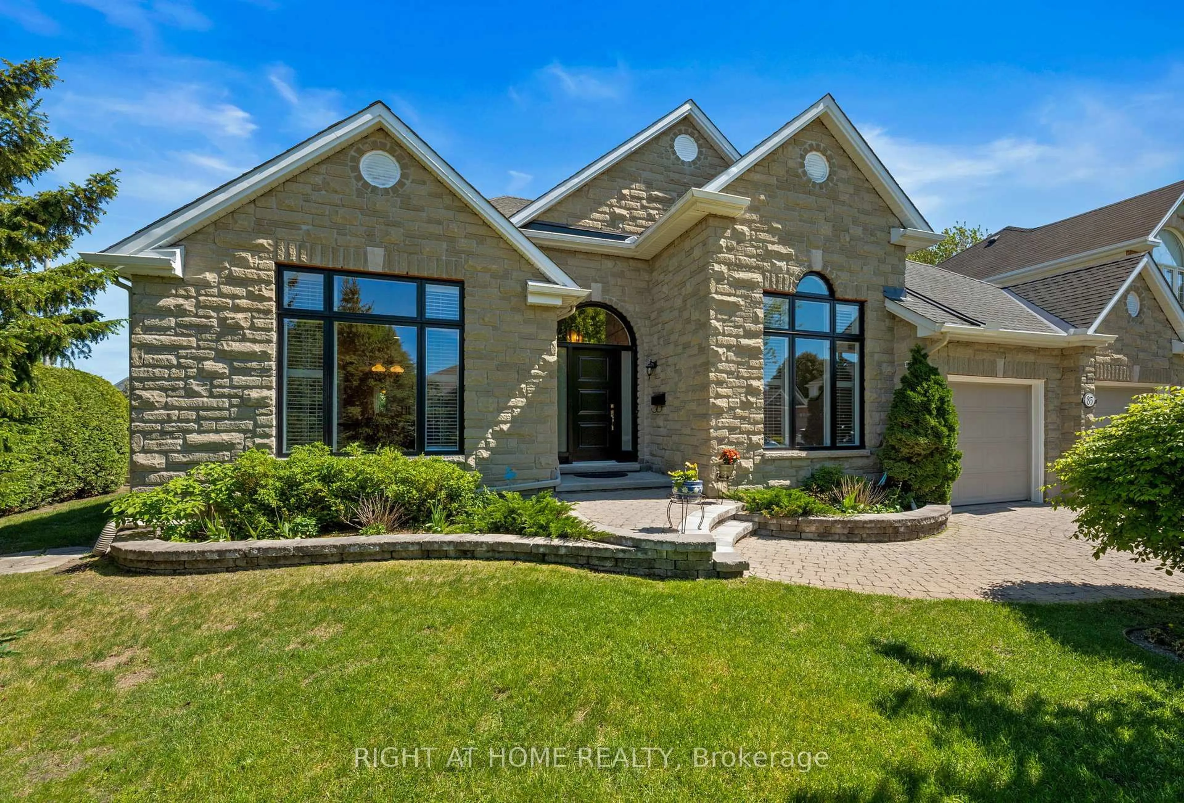 Home with brick exterior material, unknown for 85 BRIGHTSIDE Ave, Ottawa Ontario K2S 1K2