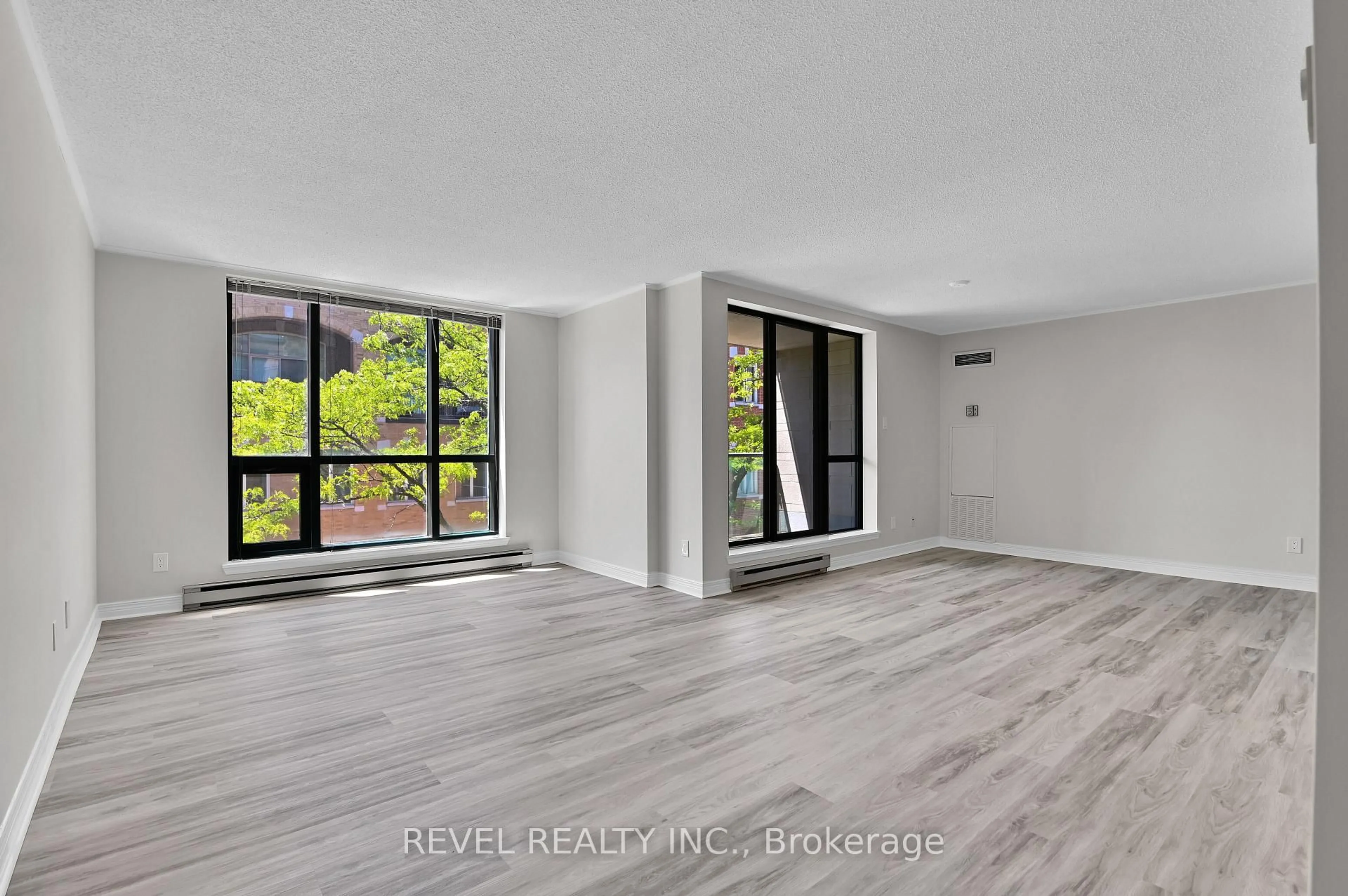 A pic of a room for 15 Murray St #301, Ottawa Ontario K1N 9M5