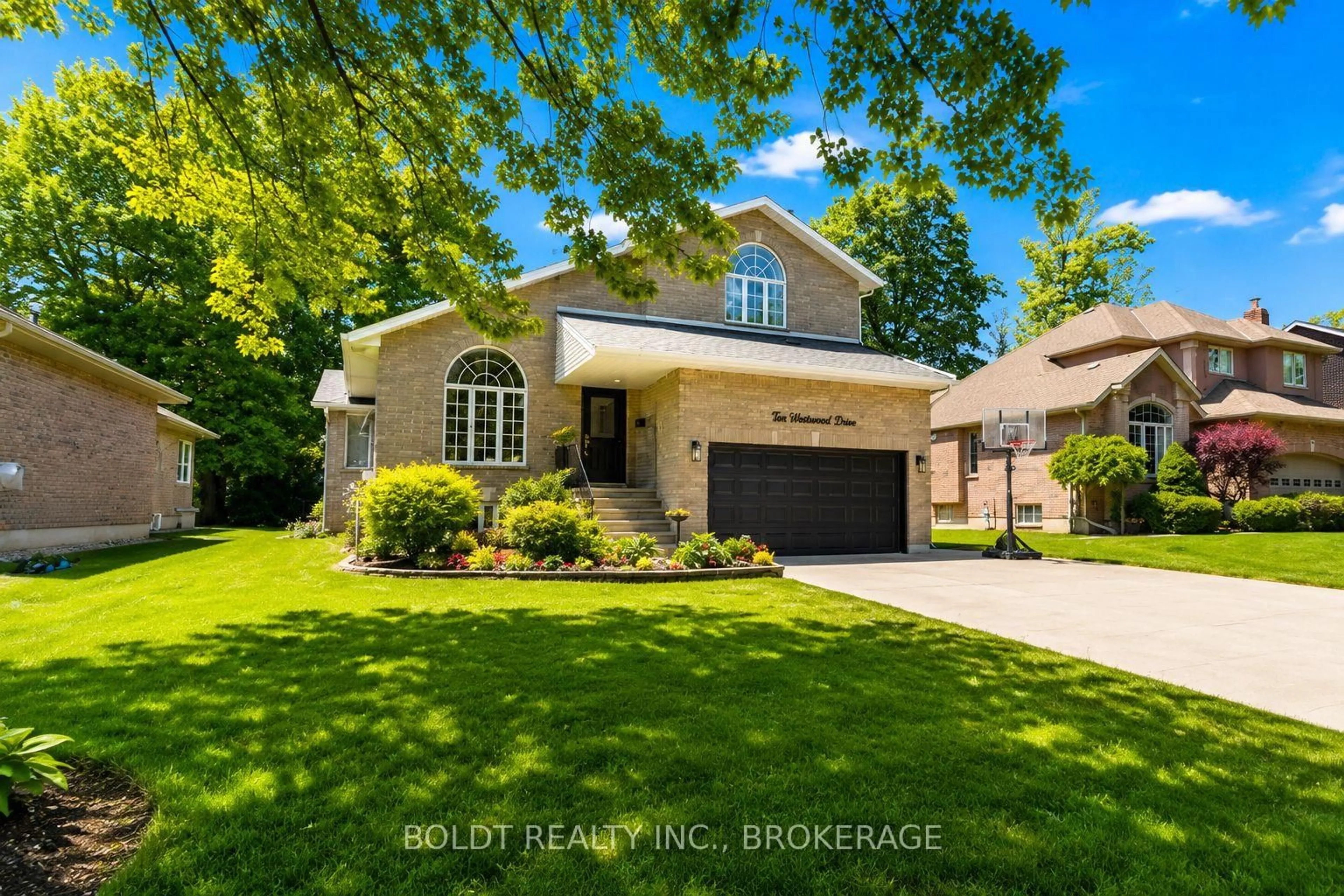 Home with brick exterior material, street for 10 Westwood Dr, Port Colborne Ontario L3K 6B8