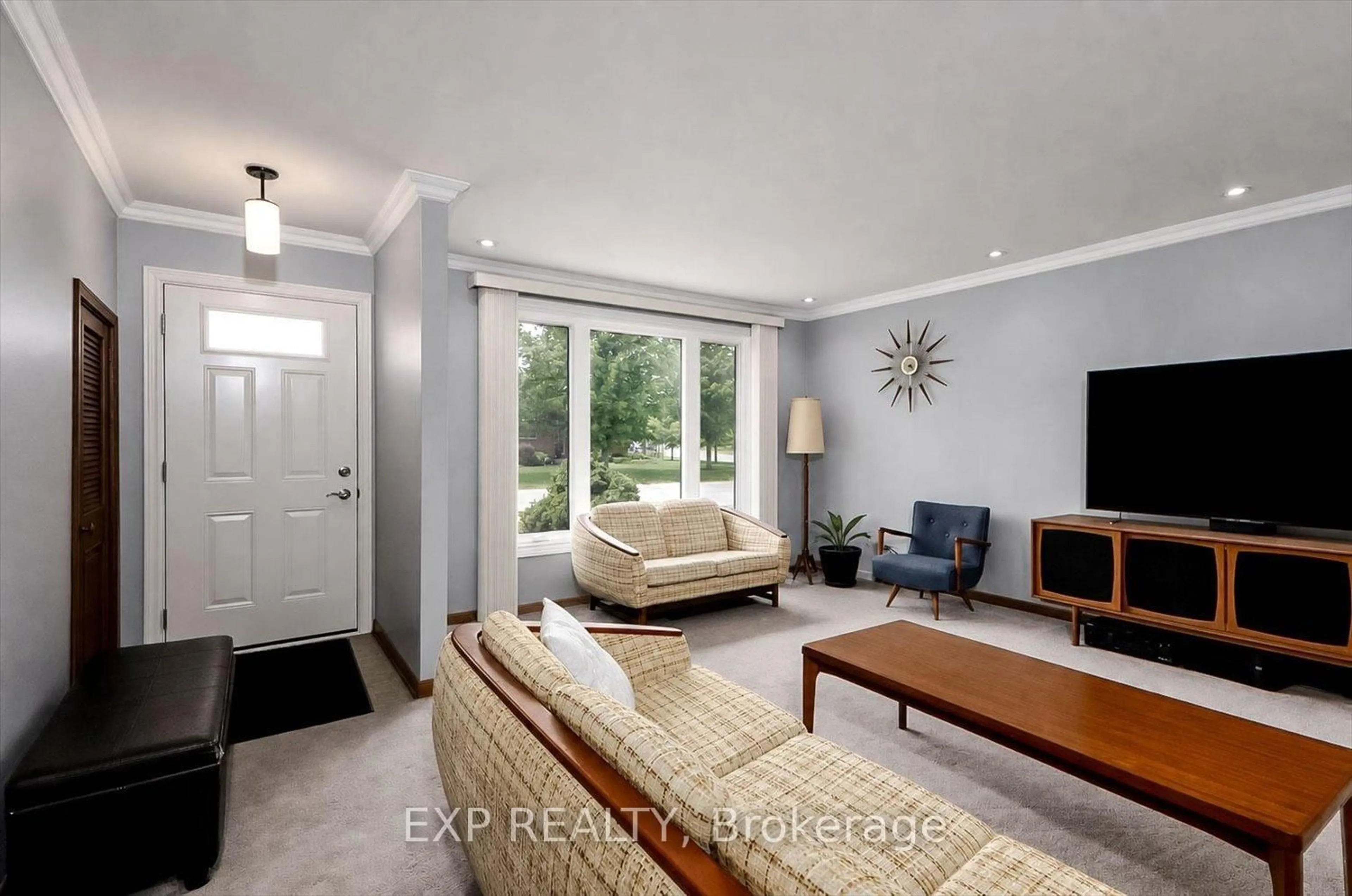 Living room with furniture, unknown for 28 Denrich Ave, Tillsonburg Ontario N4G 4W1