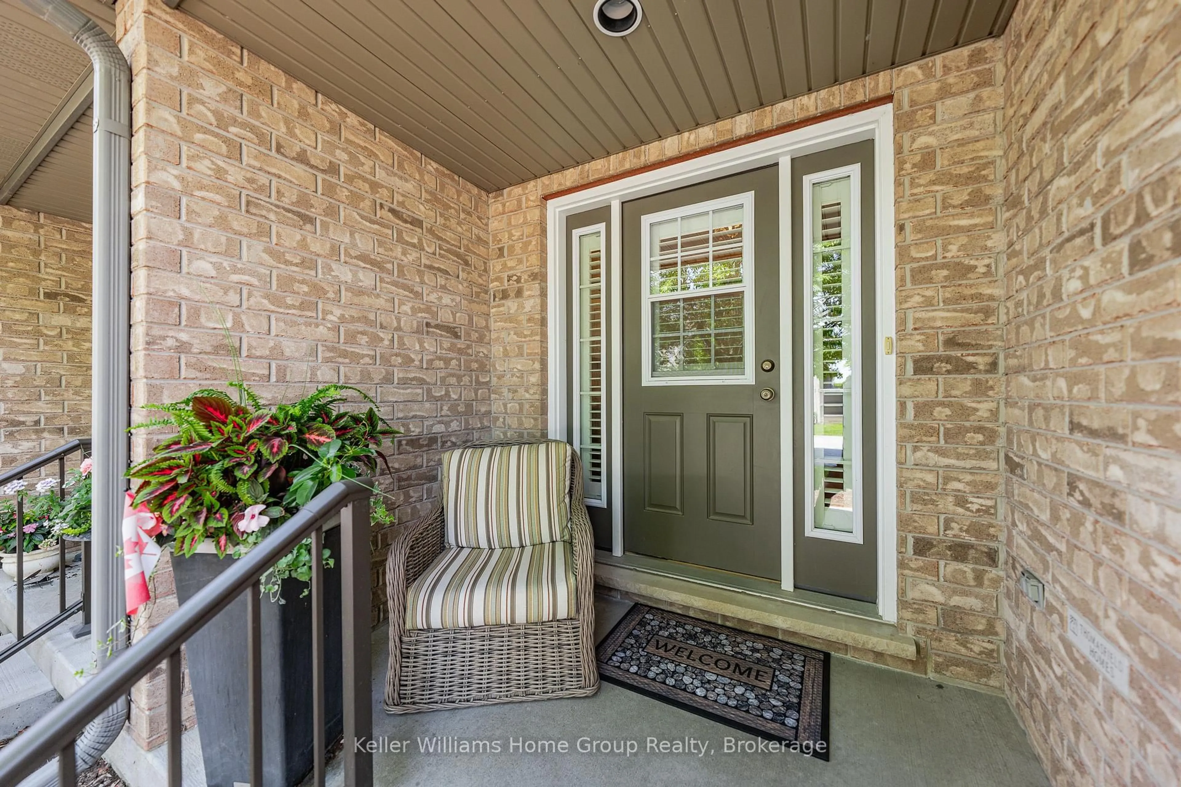 Indoor entryway for 255 Summerfield Dr #32, Guelph Ontario N1L 0E1