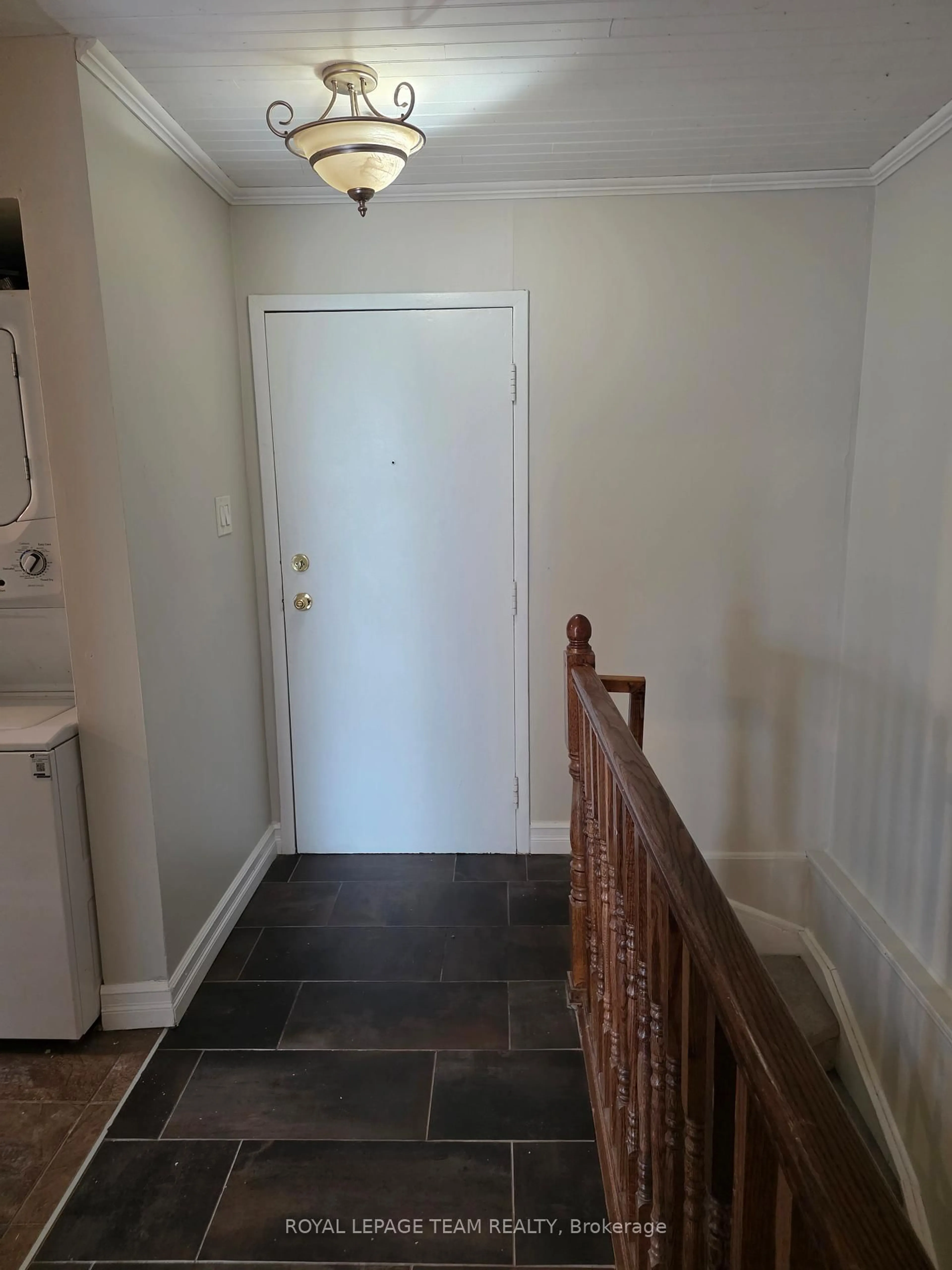 Unknown for 100 Fenerty Crt #2, Ottawa Ontario K1G 4P2