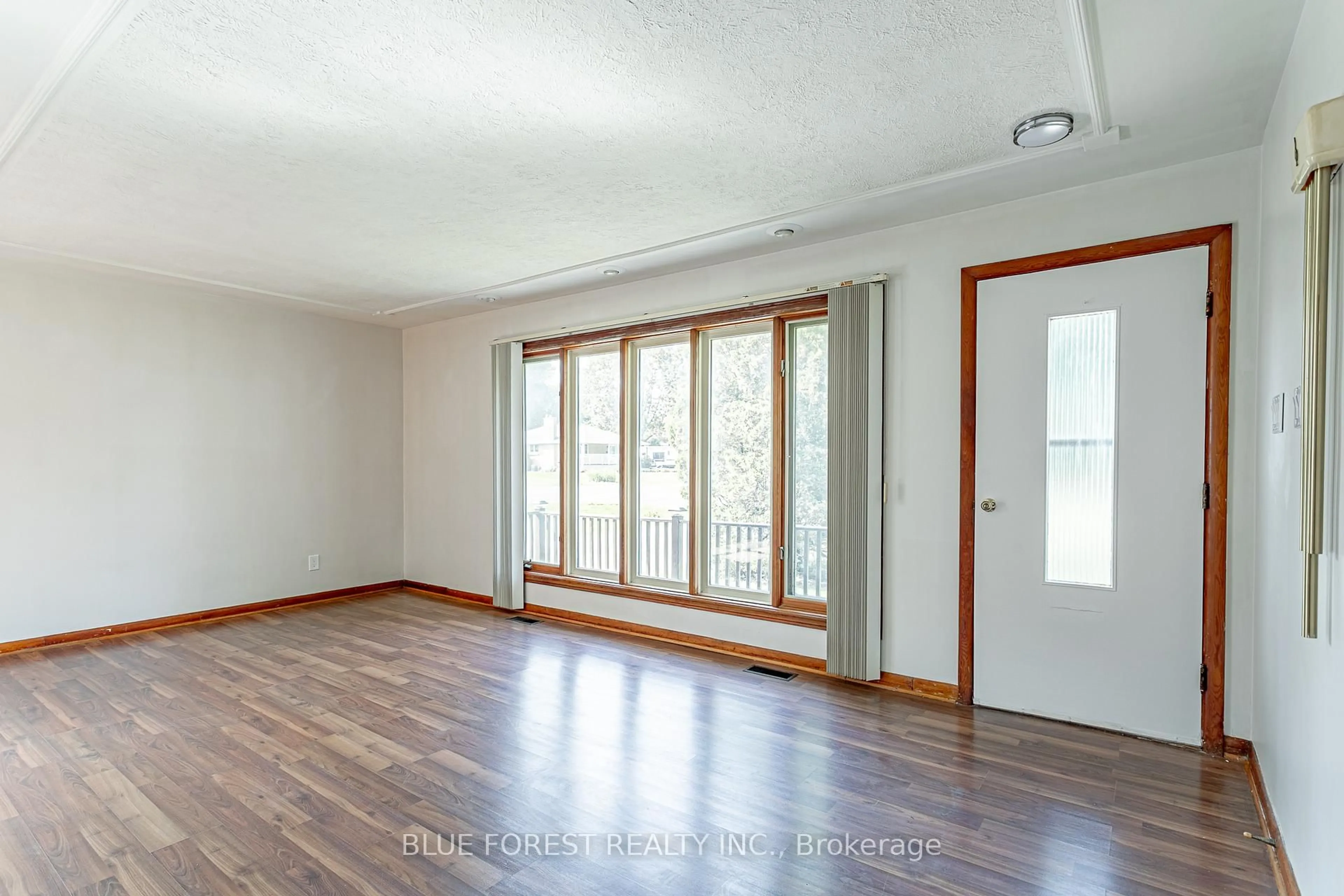 A pic of a room for 232 Terrence Ave, Thames Centre Ontario N0L 1G3