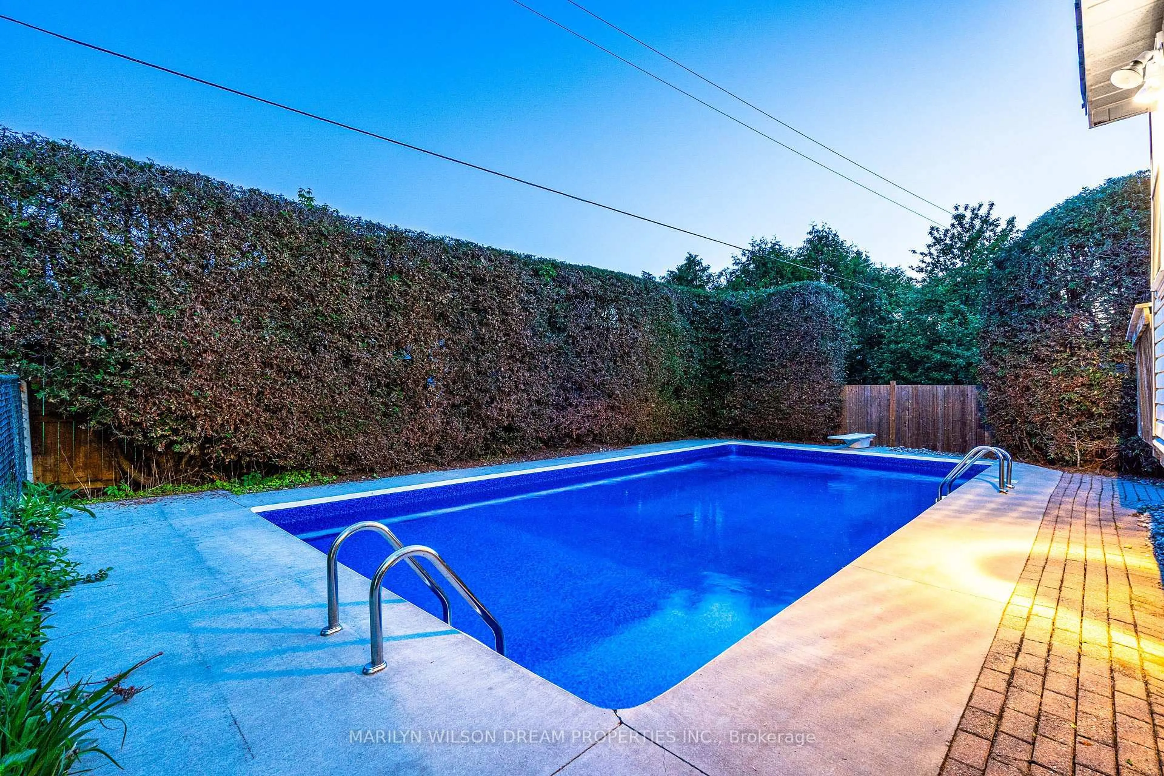 Pool for 20 Coolbrook Cres, Munster Ontario K0A 3P0
