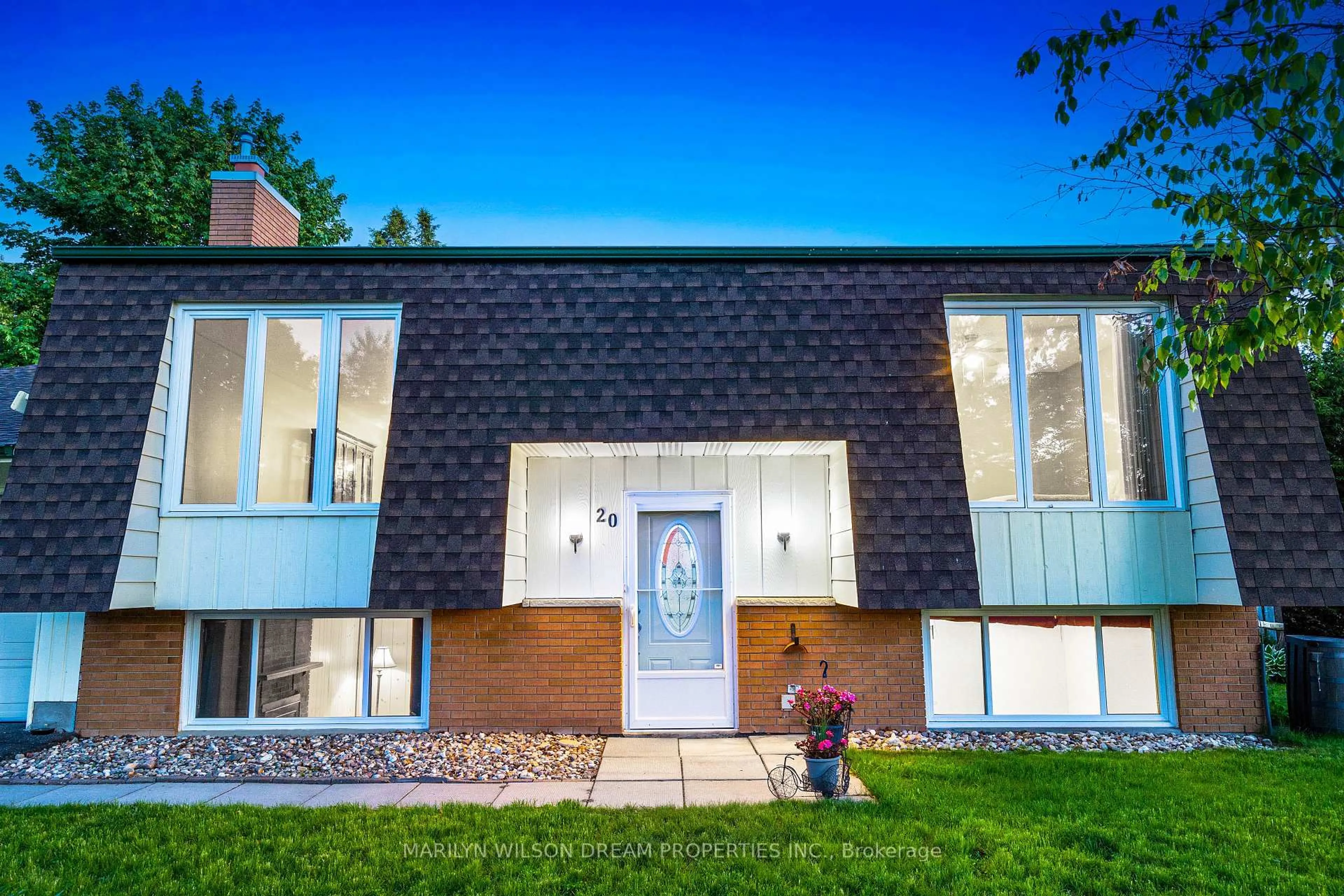 Home with brick exterior material, unknown for 20 Coolbrook Cres, Munster Ontario K0A 3P0
