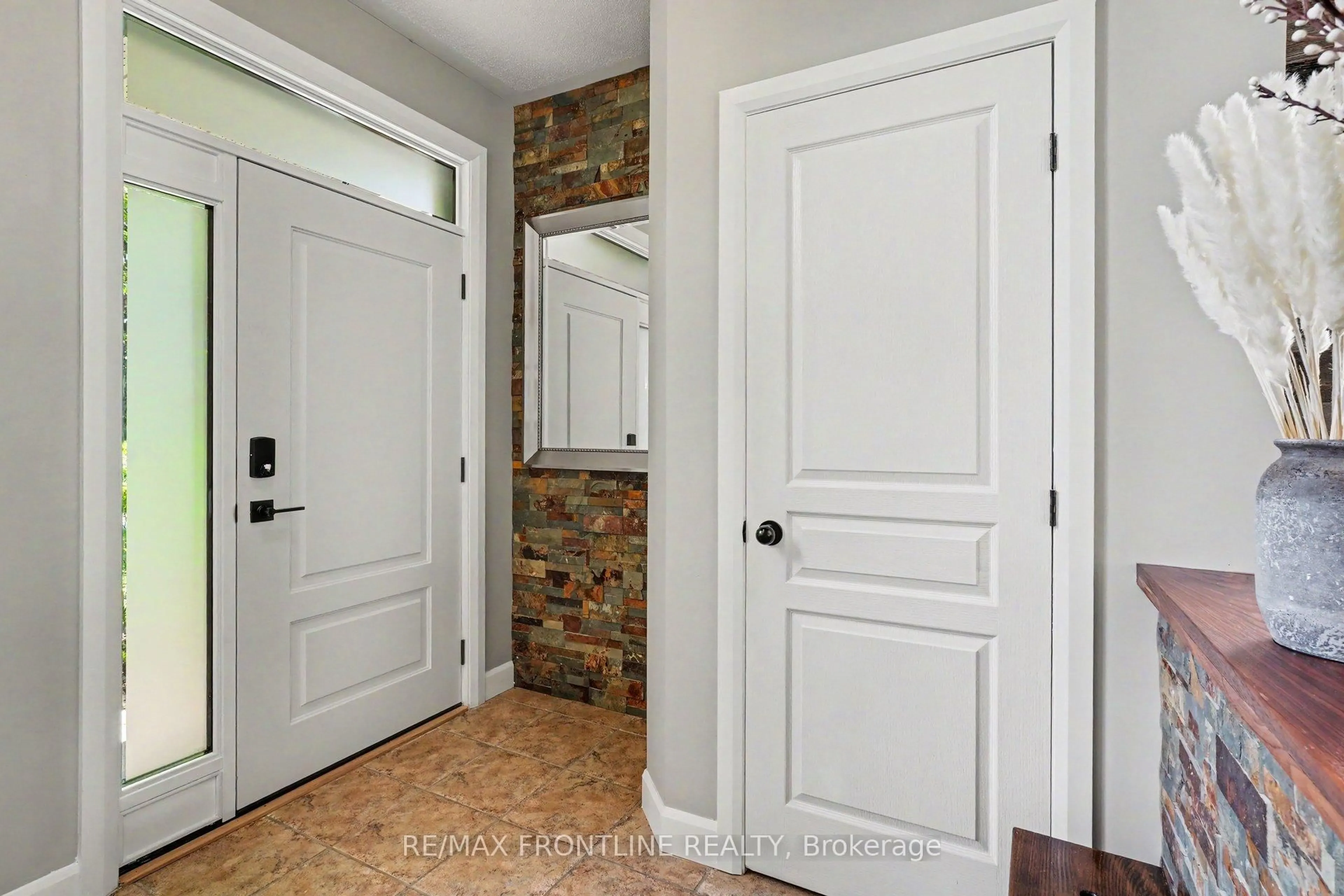 Indoor entryway for 37 Calderwood Way, Ottawa Ontario K2J 5L9