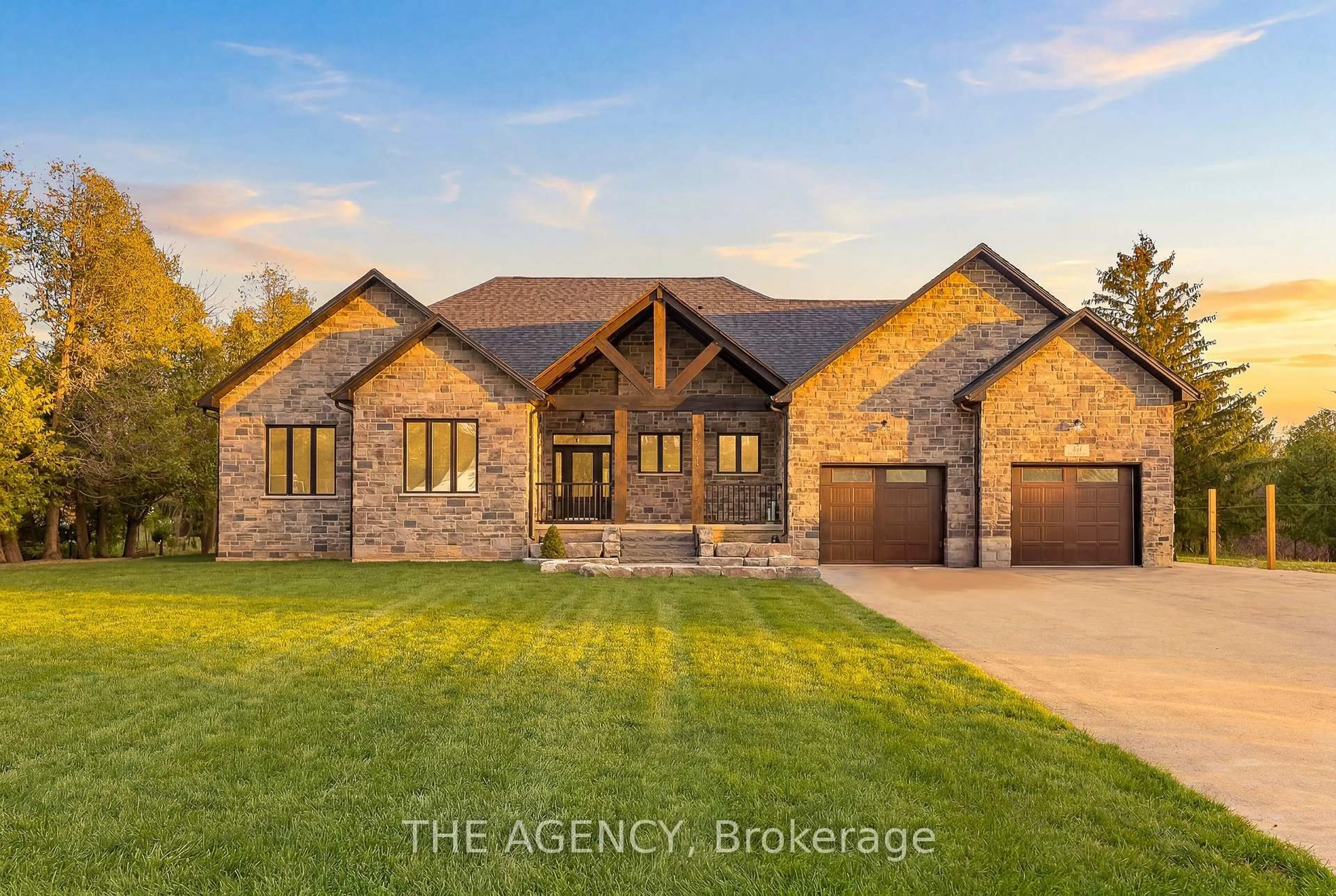 Home with brick exterior material, street for 75 Robinson Rd, Cambridge Ontario N1R 5S7