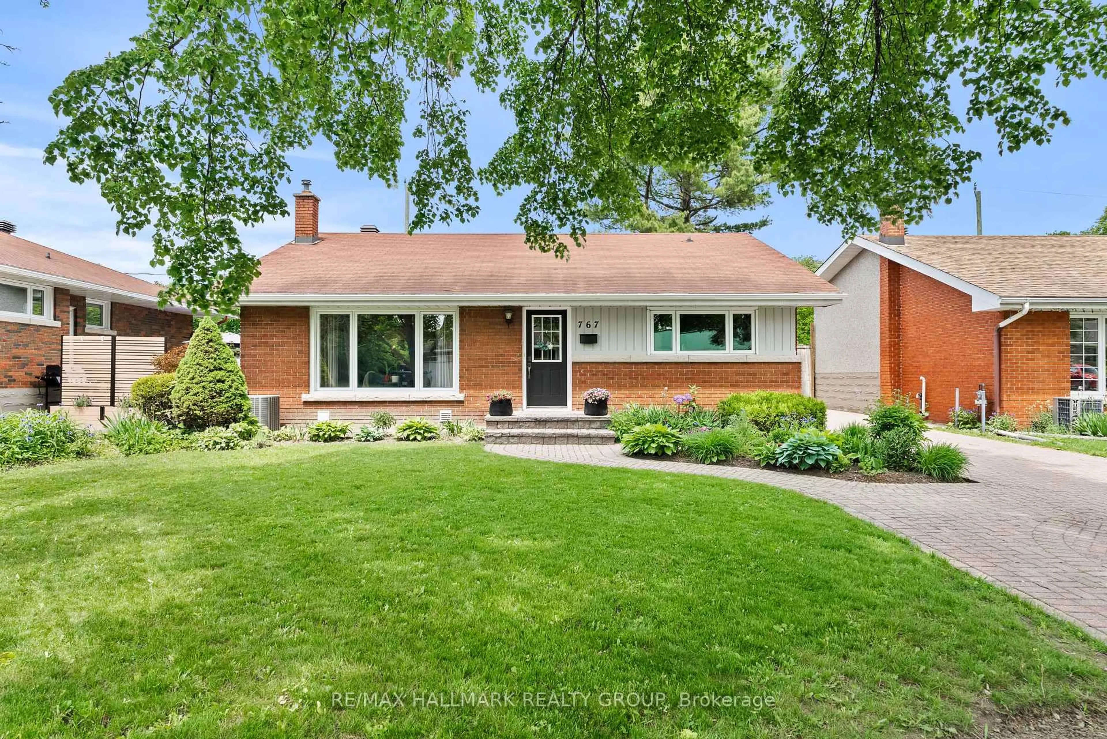 Home with brick exterior material, street for 767 Adams Ave, Ottawa Ontario K1G 2Y1