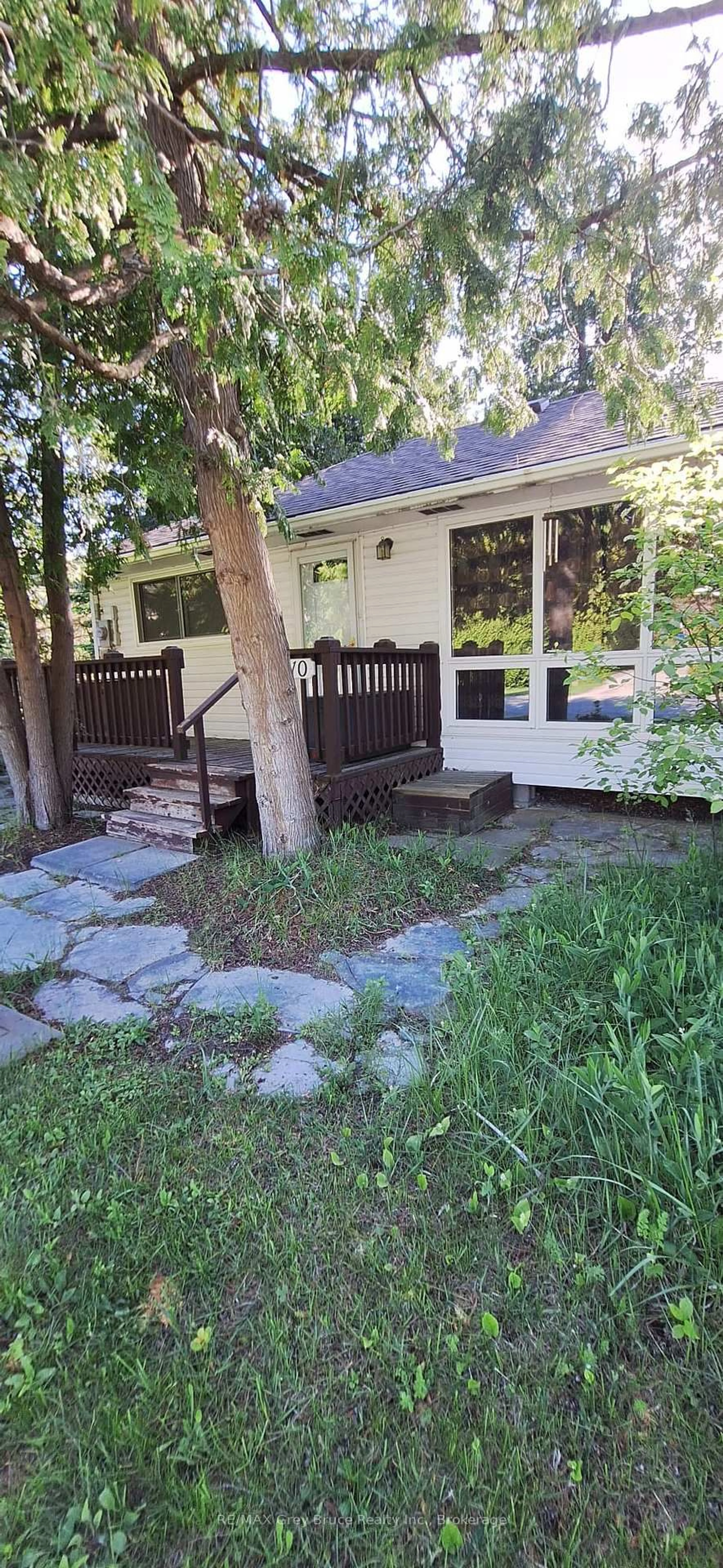 Patio, street for 610 Second Ave, South Bruce Peninsula Ontario N0H 2G0