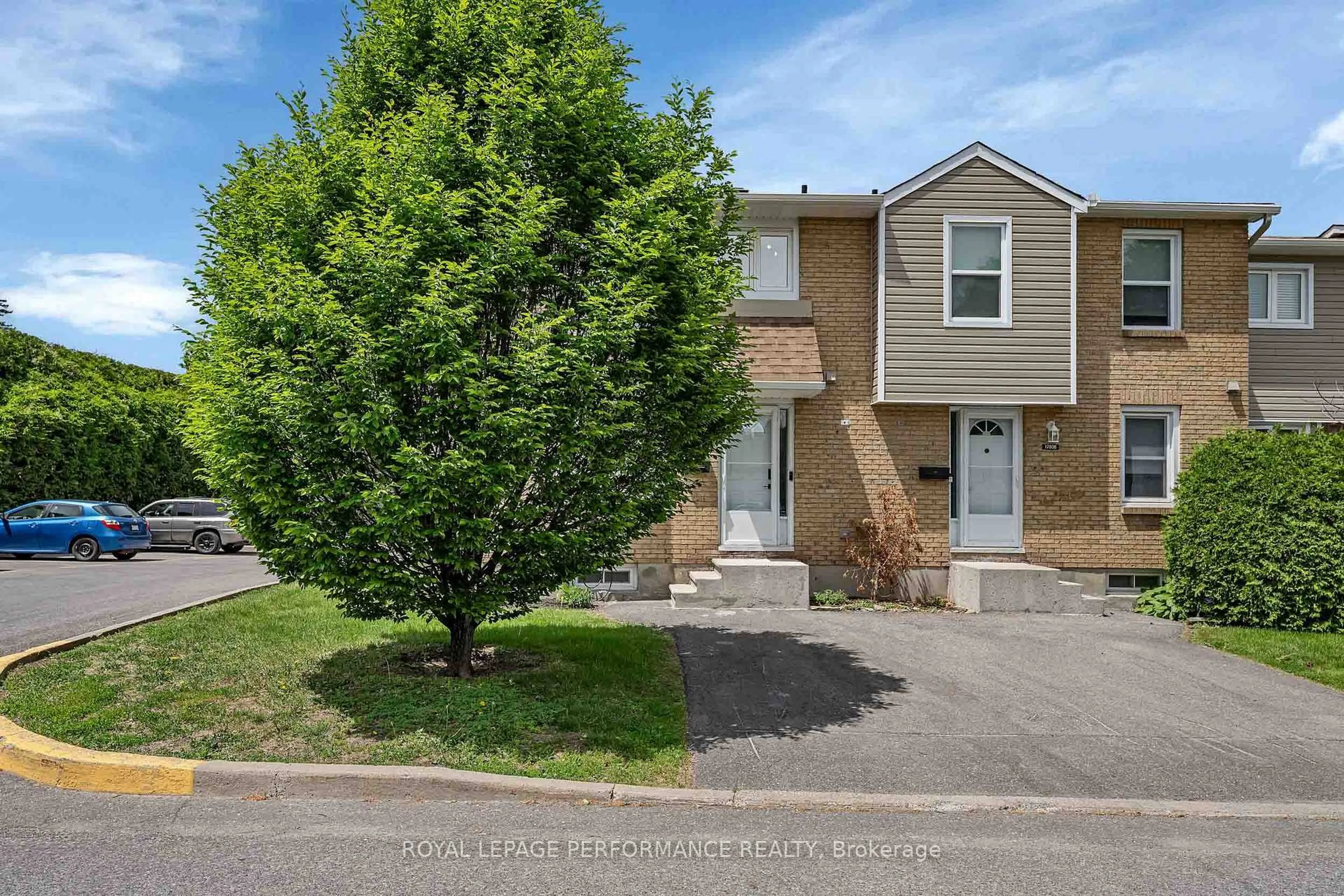 Unknown for 1780 Lamoureux Dr #A, Ottawa Ontario K1E 2N4