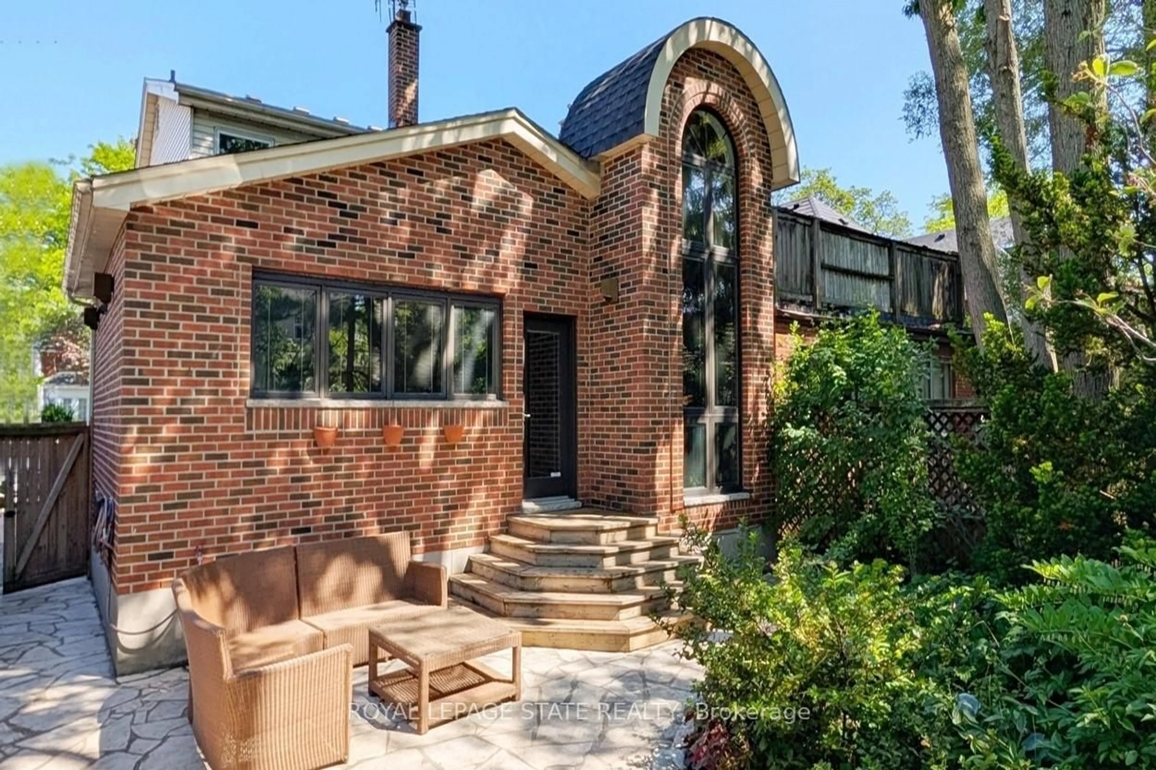 Home with brick exterior material, street for 12 Bond St, Hamilton Ontario L8S 1S7