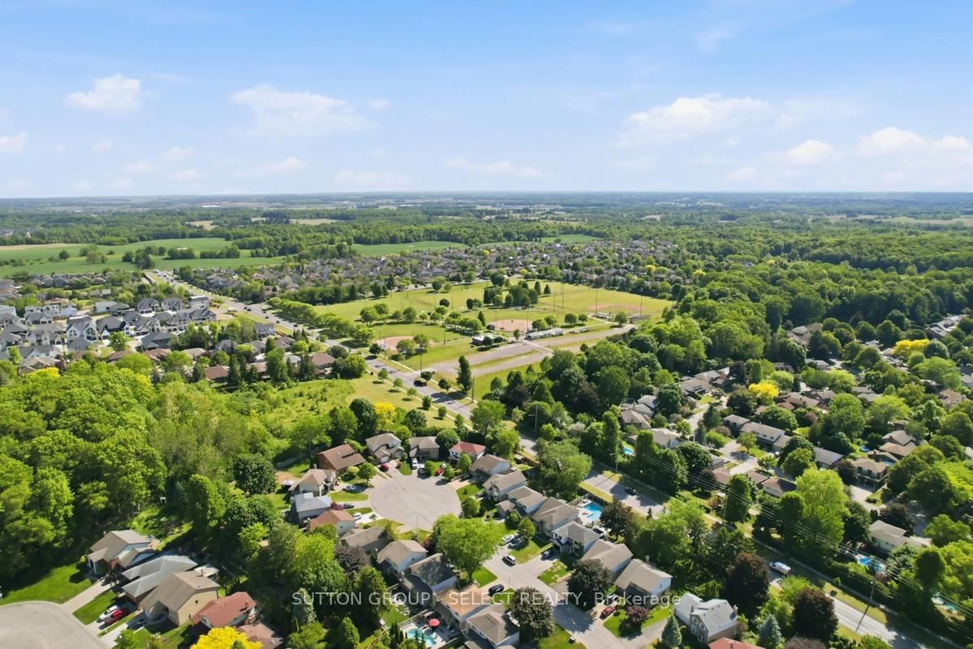 A pic from outside/outdoor area/front of a property/back of a property/a pic from drone, mountain view for 8 Somerset Cres, London South Ontario N6K 3M2