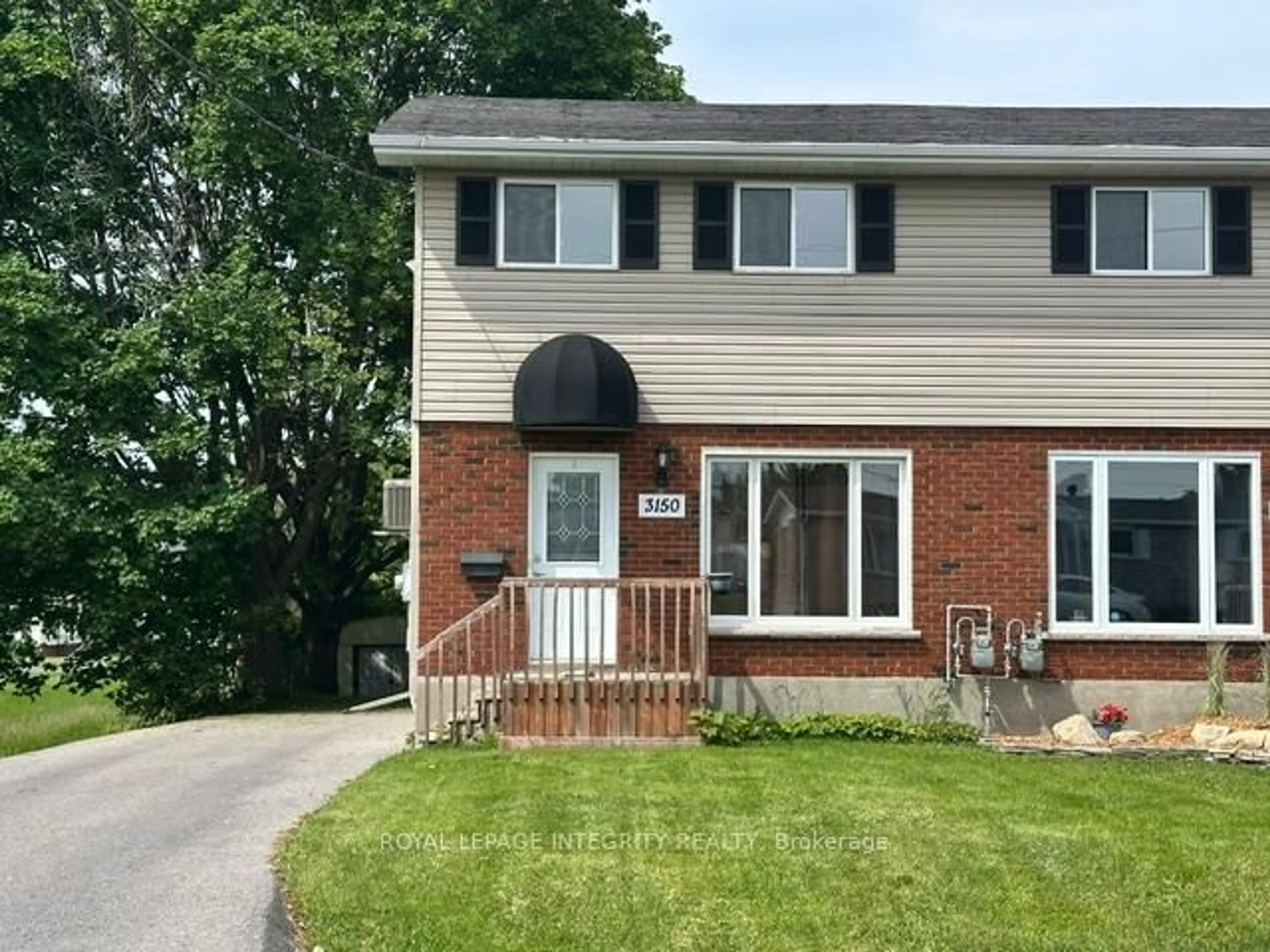Home with vinyl exterior material, street for 3150 Poirier Ave, Cornwall Ontario K6K 1C8