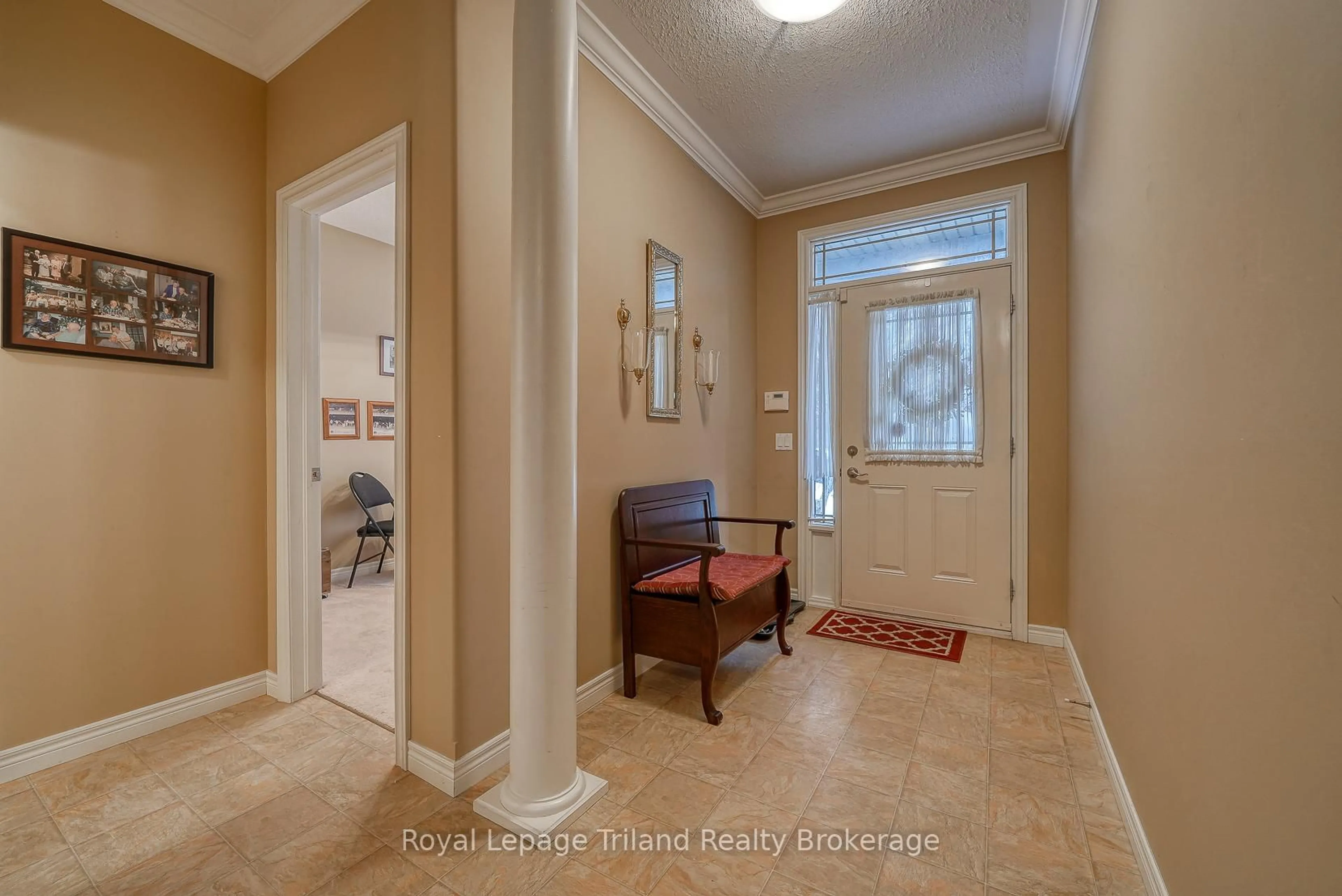 Indoor entryway for 570 Spitfire St #54, Woodstock Ontario N4T 0C2