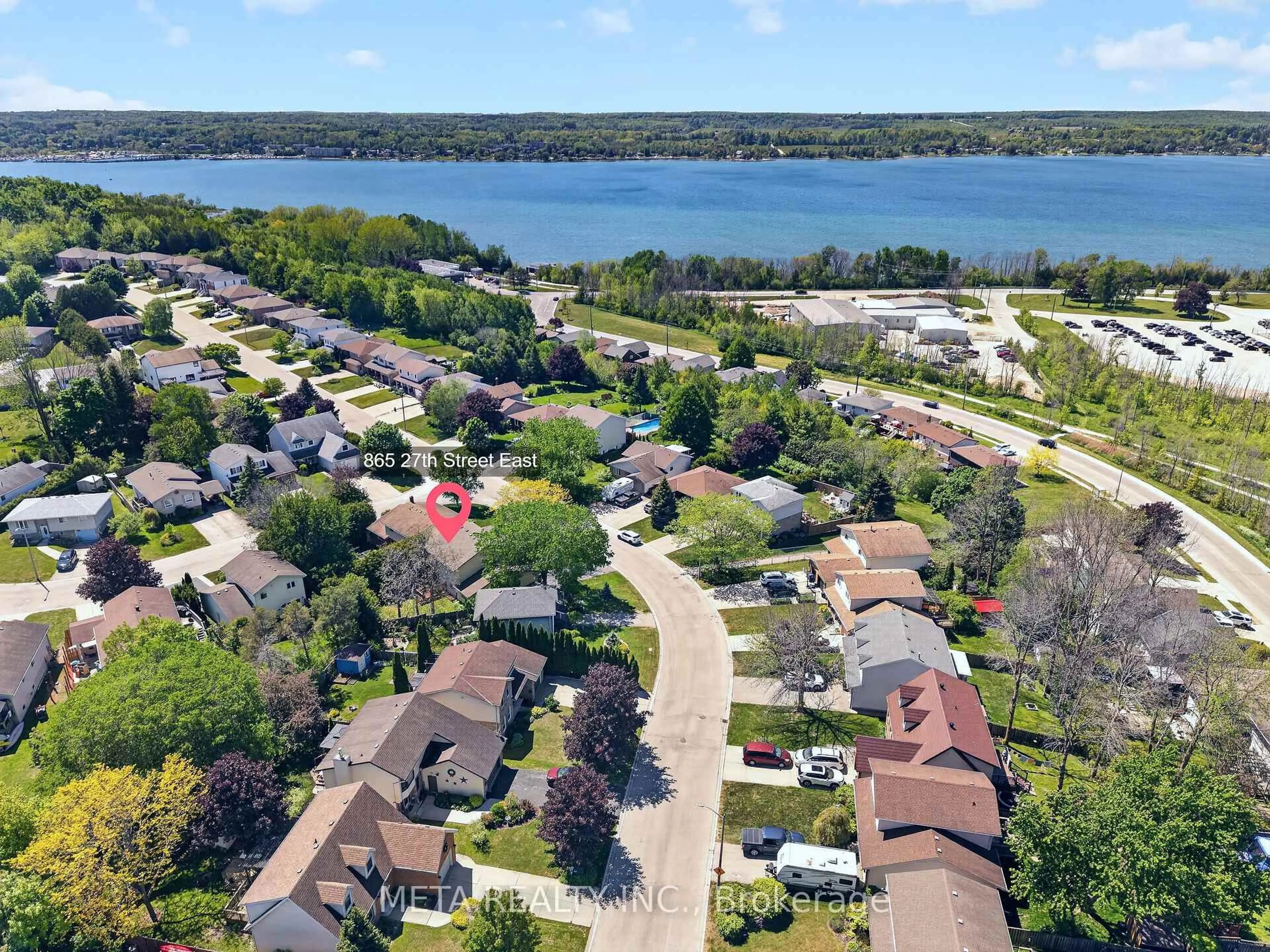 A pic from outside/outdoor area/front of a property/back of a property/a pic from drone, water/lake/river/ocean view for 865 27th St, Owen Sound Ontario N4K 6S5