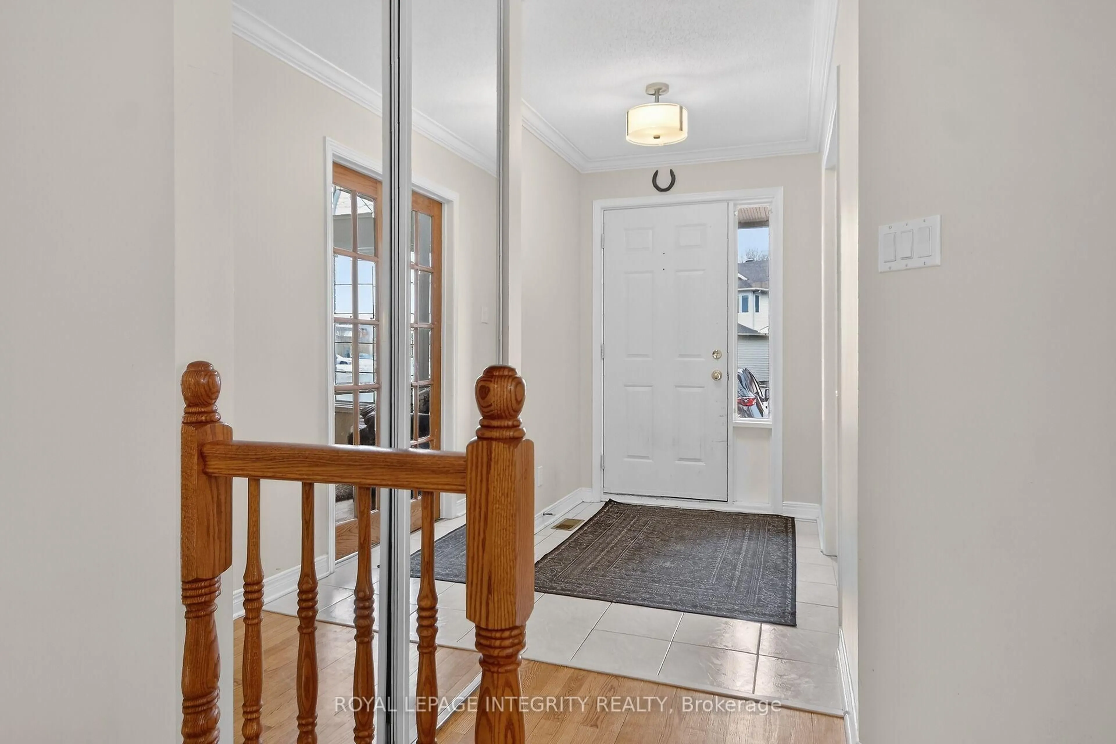 Indoor entryway for 161 Longshire Circ, Nepean Ontario K2J 4L2