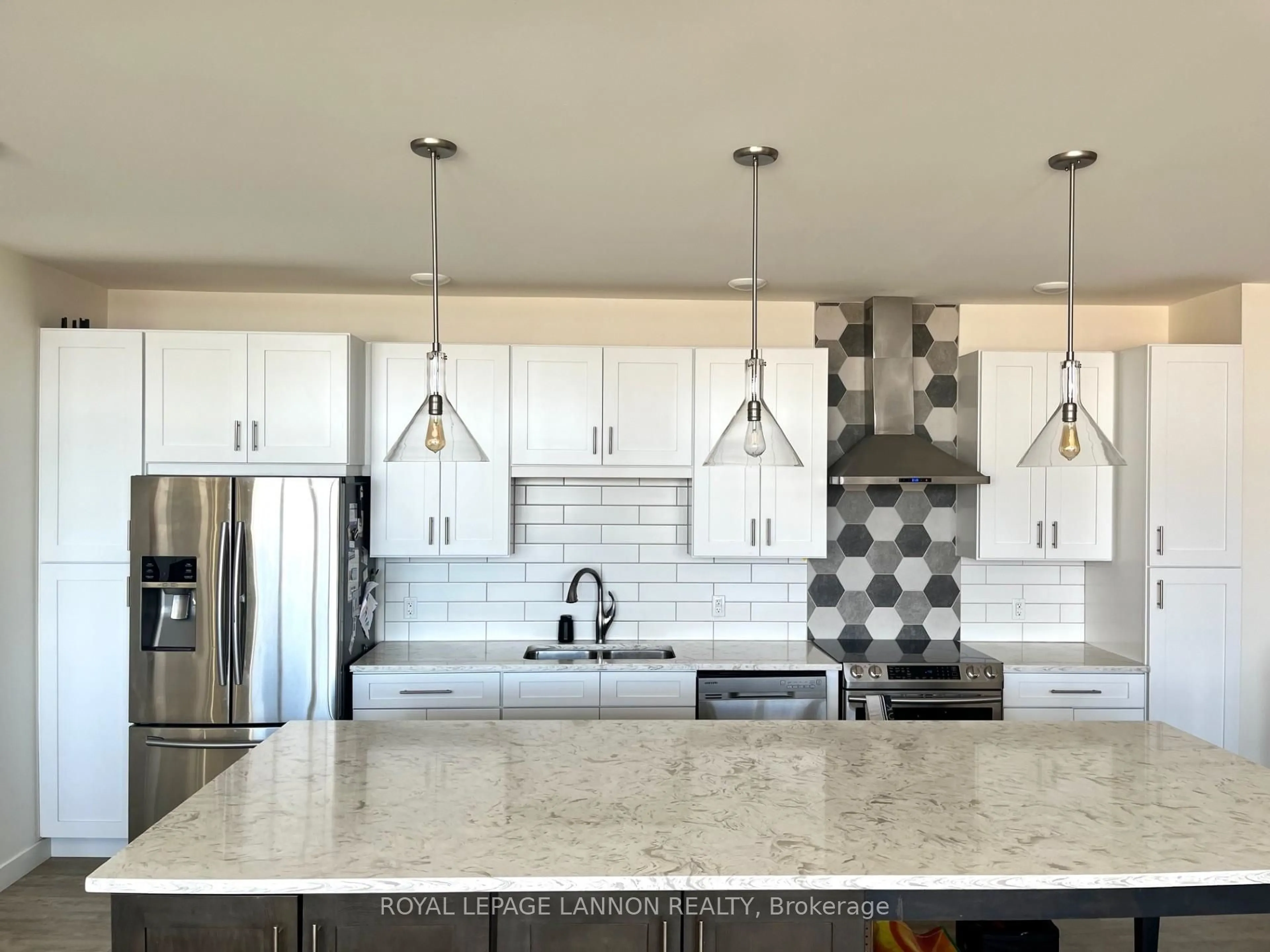 Contemporary kitchen, ceramic/tile floor for 96 HIGH St #2416, Thunder Bay Ontario P7A 5R3