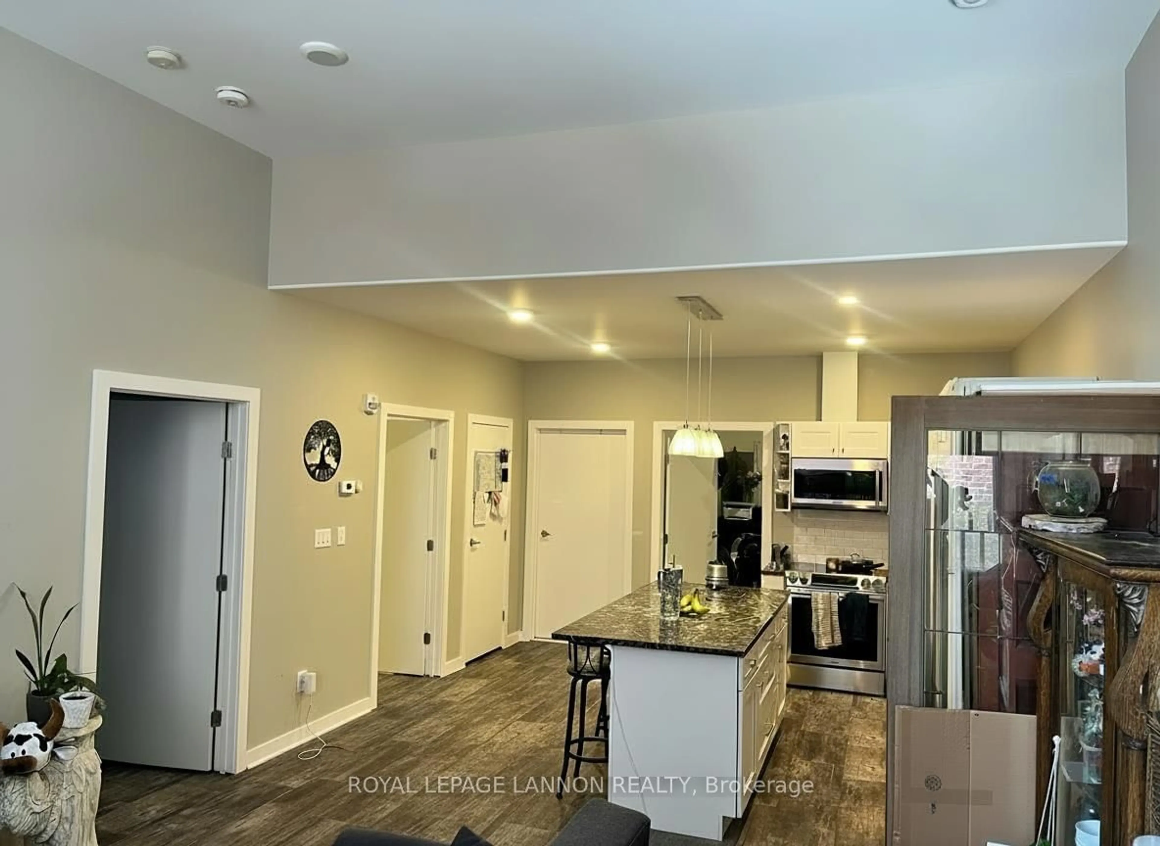 Open concept kitchen, unknown for 96 HIGH St #1216, Thunder Bay Ontario P7A 5R3