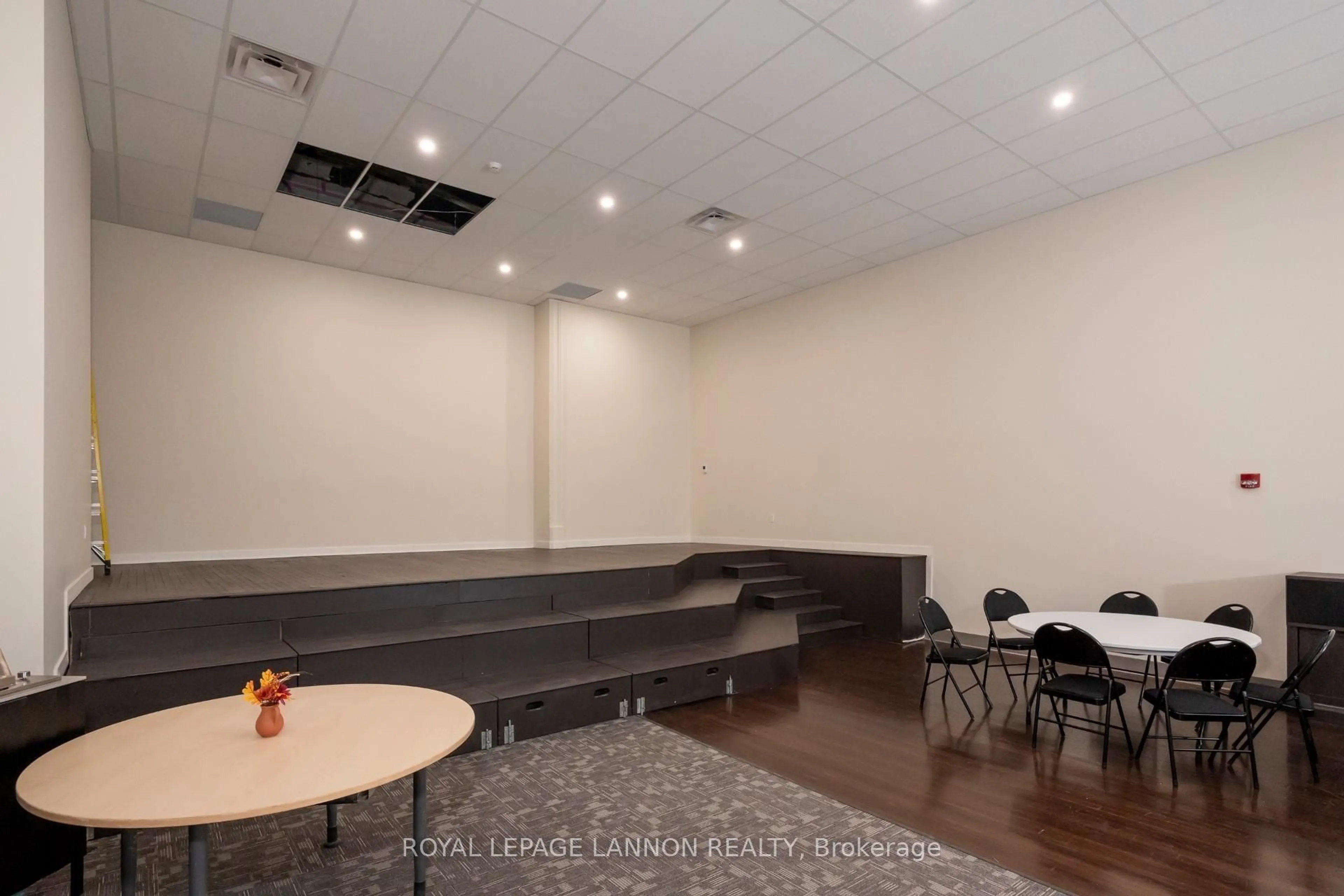 A pic of a room for 96 HIGH St #1216, Thunder Bay Ontario P7A 5R3